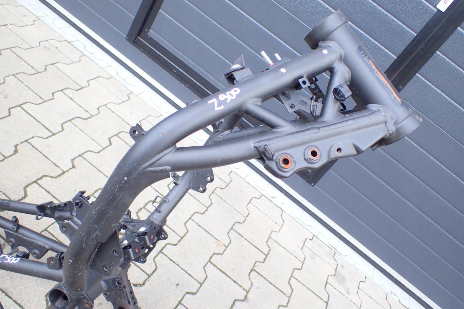 Kawasaki Z900 17 18 Rama Part number 117063