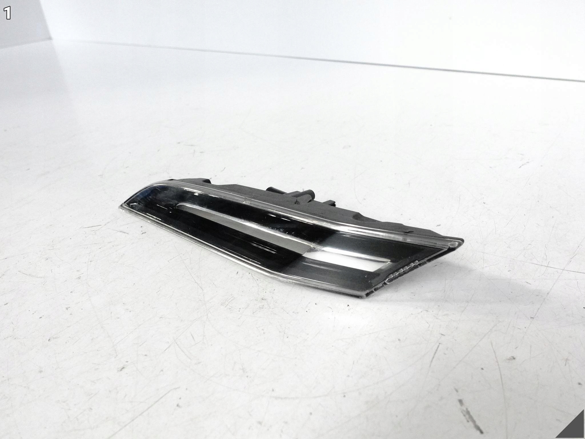 PORSCHE 911 992 TURBO GT3 19- indicator LED light left W bumper front