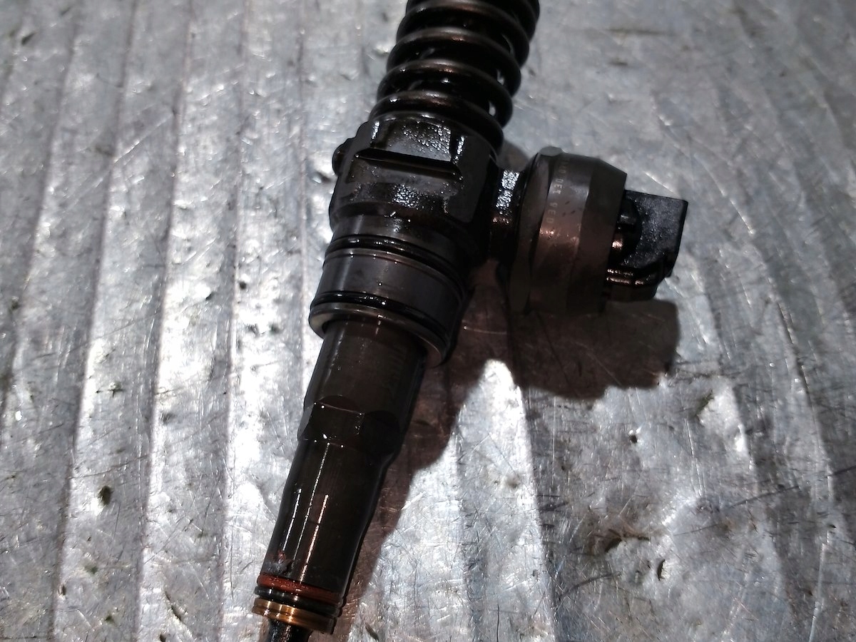 Насос брызг AUDI A3 8L 038130079BX 1.9 TDI