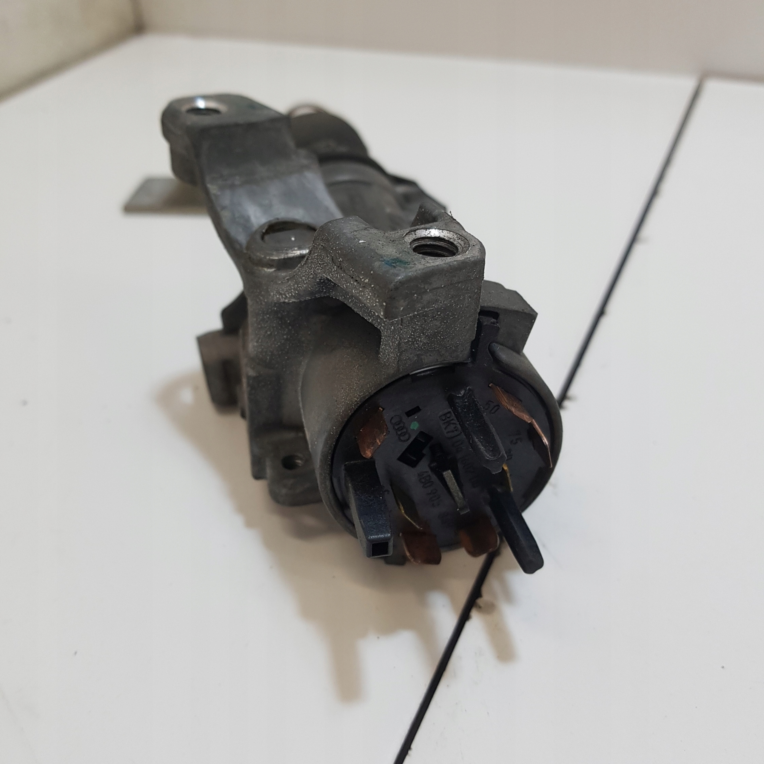 ignition Z KLUCZYKIEM AUDI A4 B7 4B0905851M