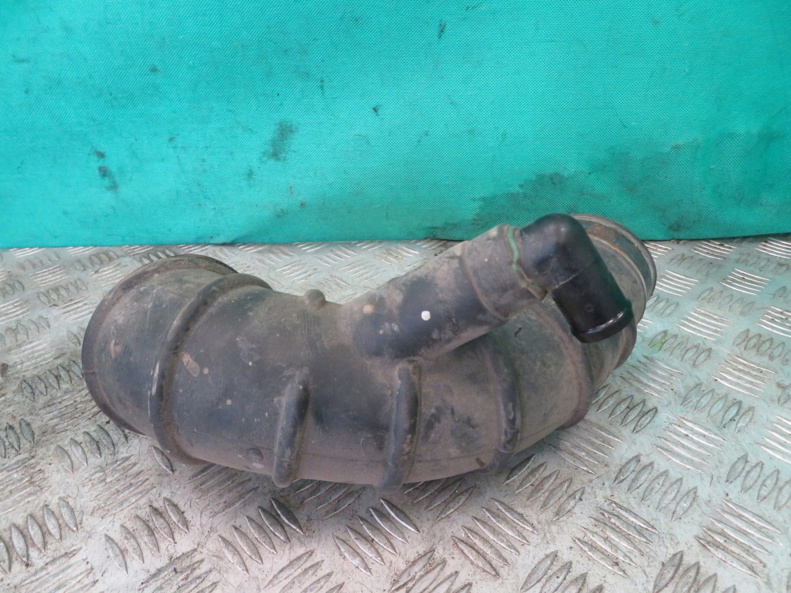 Schlauch luft MITSUBISHI CANTER FUSO 3.0 21R