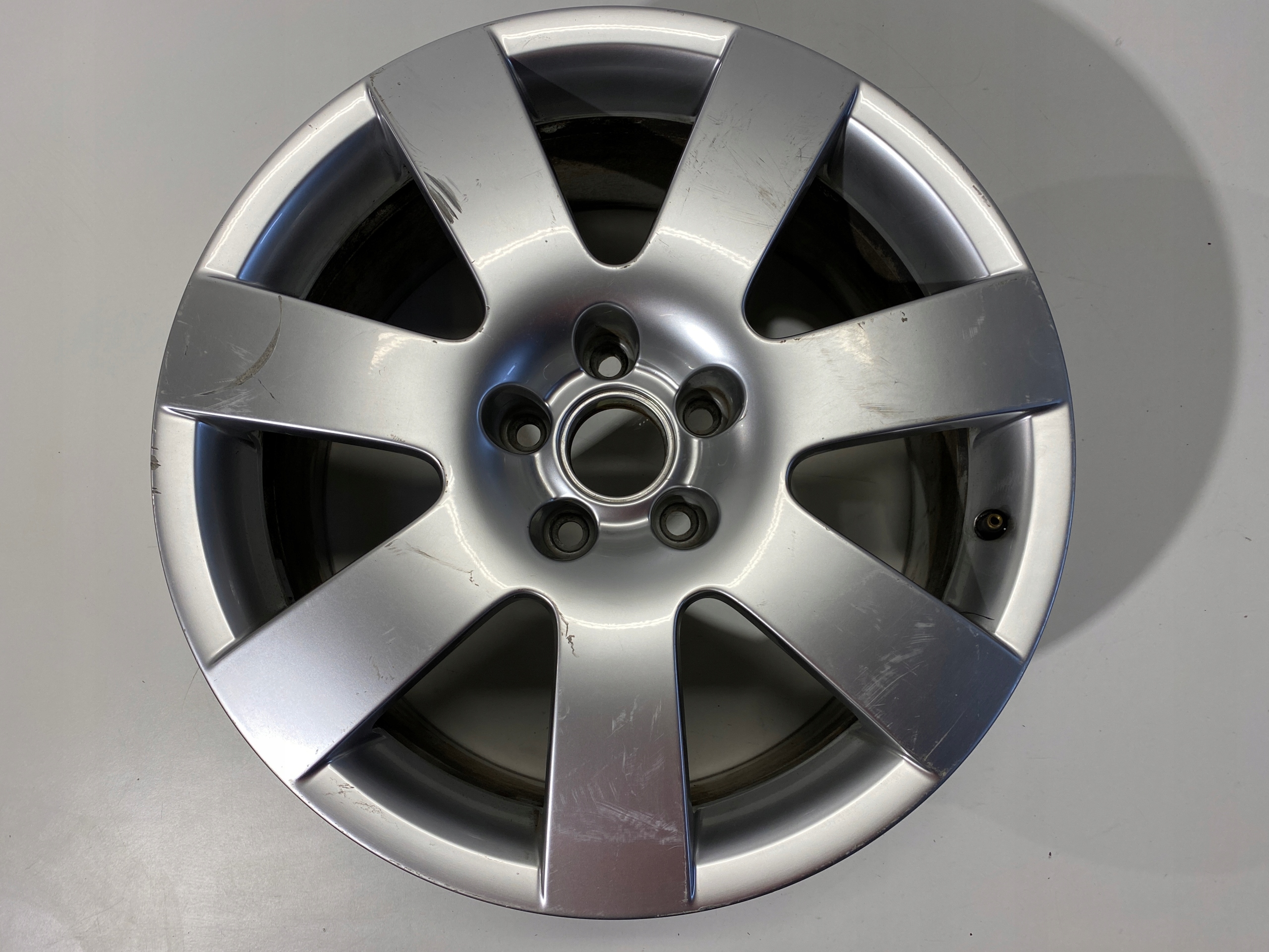 ОБІД 18 VW ФАЙЄТОН 8x18 ET45d0601025q