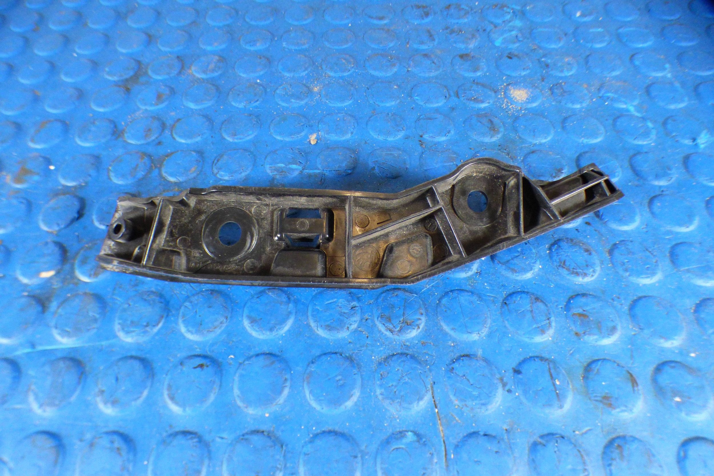 support left front holder 57A807183A st.BDB Skoda Karoq
