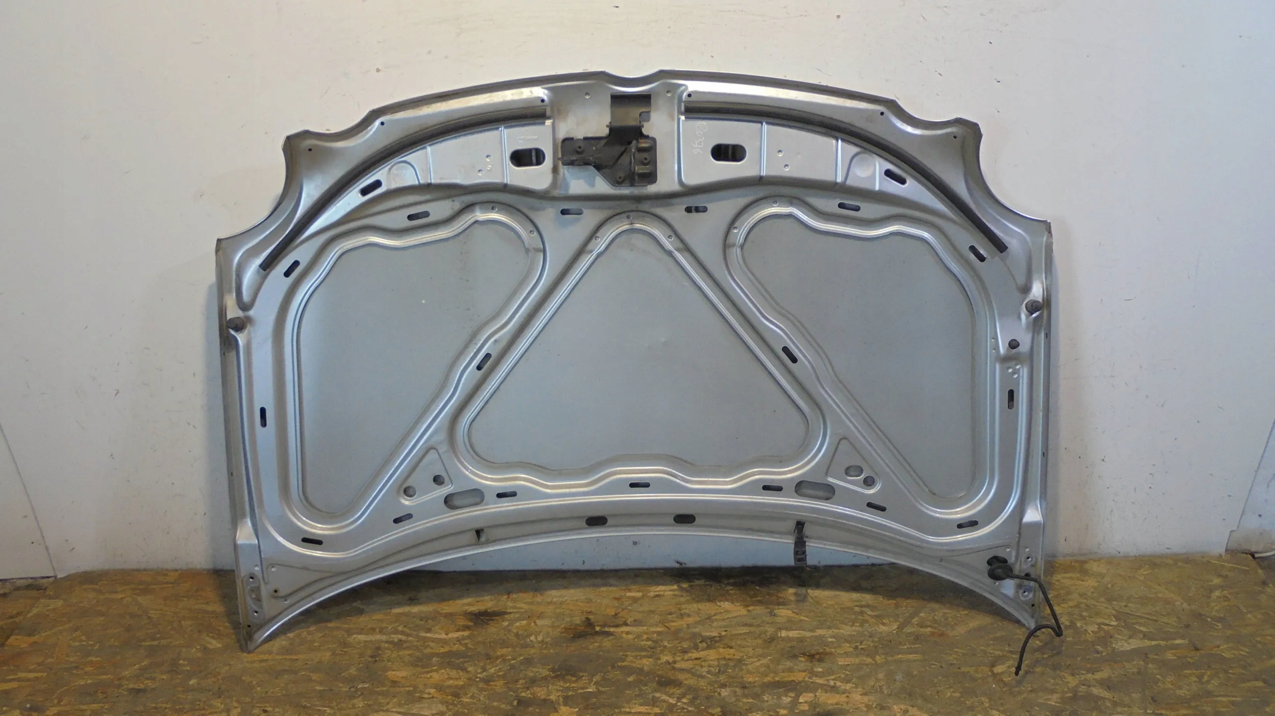 bonnet front Volkswagen Polo 6Q0