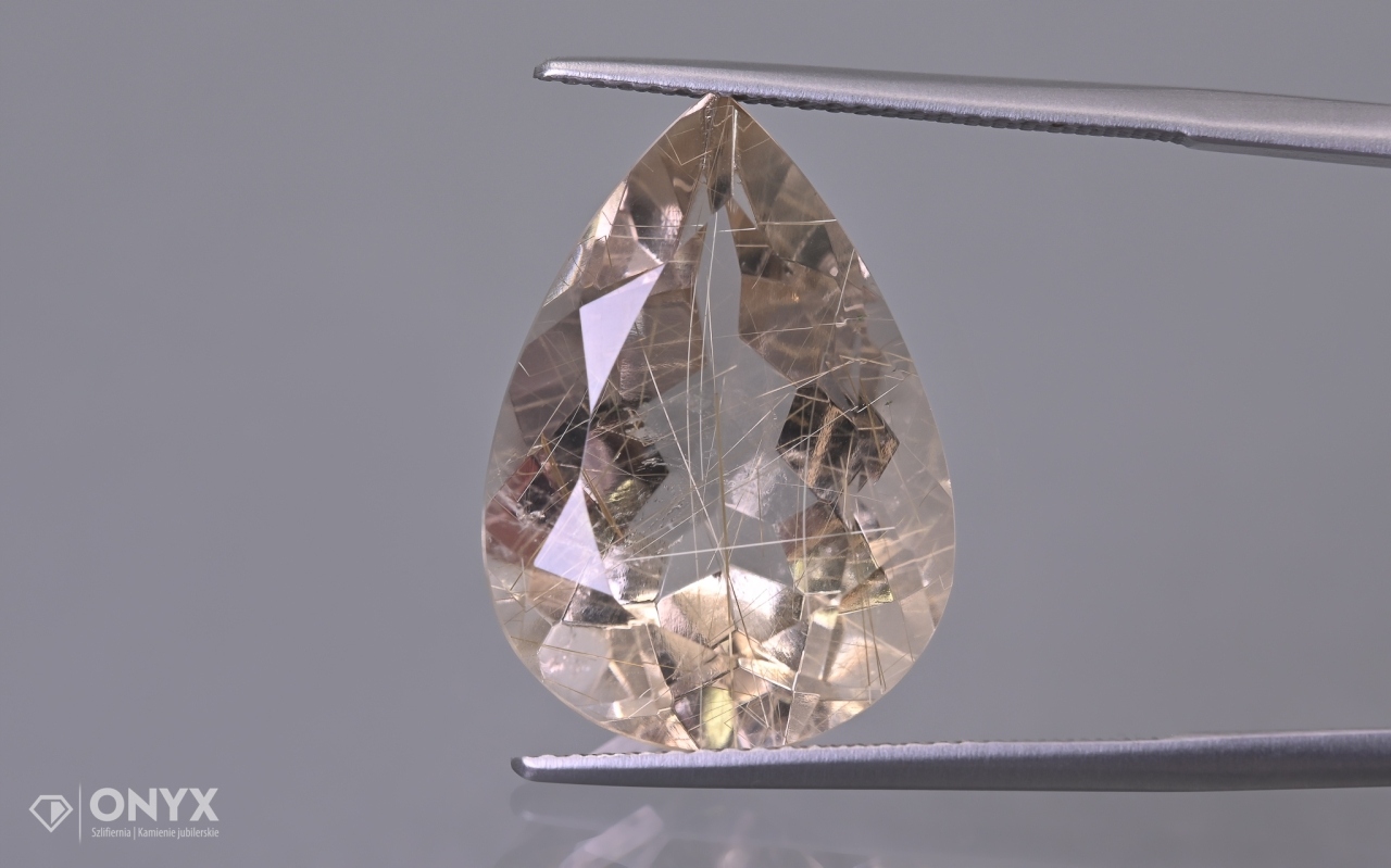 Křemen s rutilem fazetovaná slza 20,5x14,5 mm