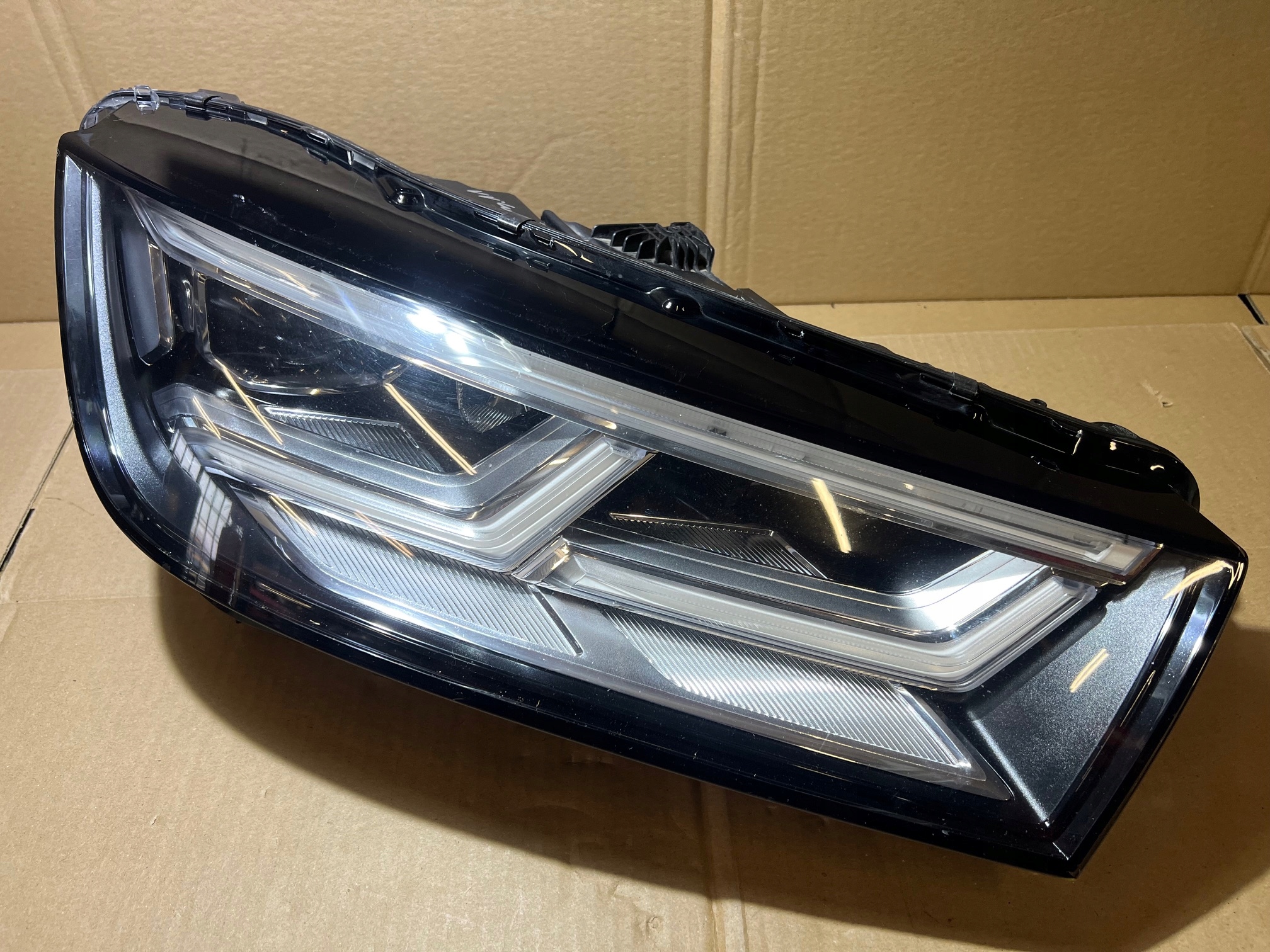 AUDI Q5 80A light right front right front FULL LED MATRIX 80A941034