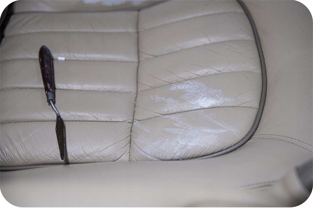 Płynna skóra wypełniacz ubytków do skóry renowacji tapicerki skórzanej 50ml Numer katalogowy producenta Leather Flexible Filler