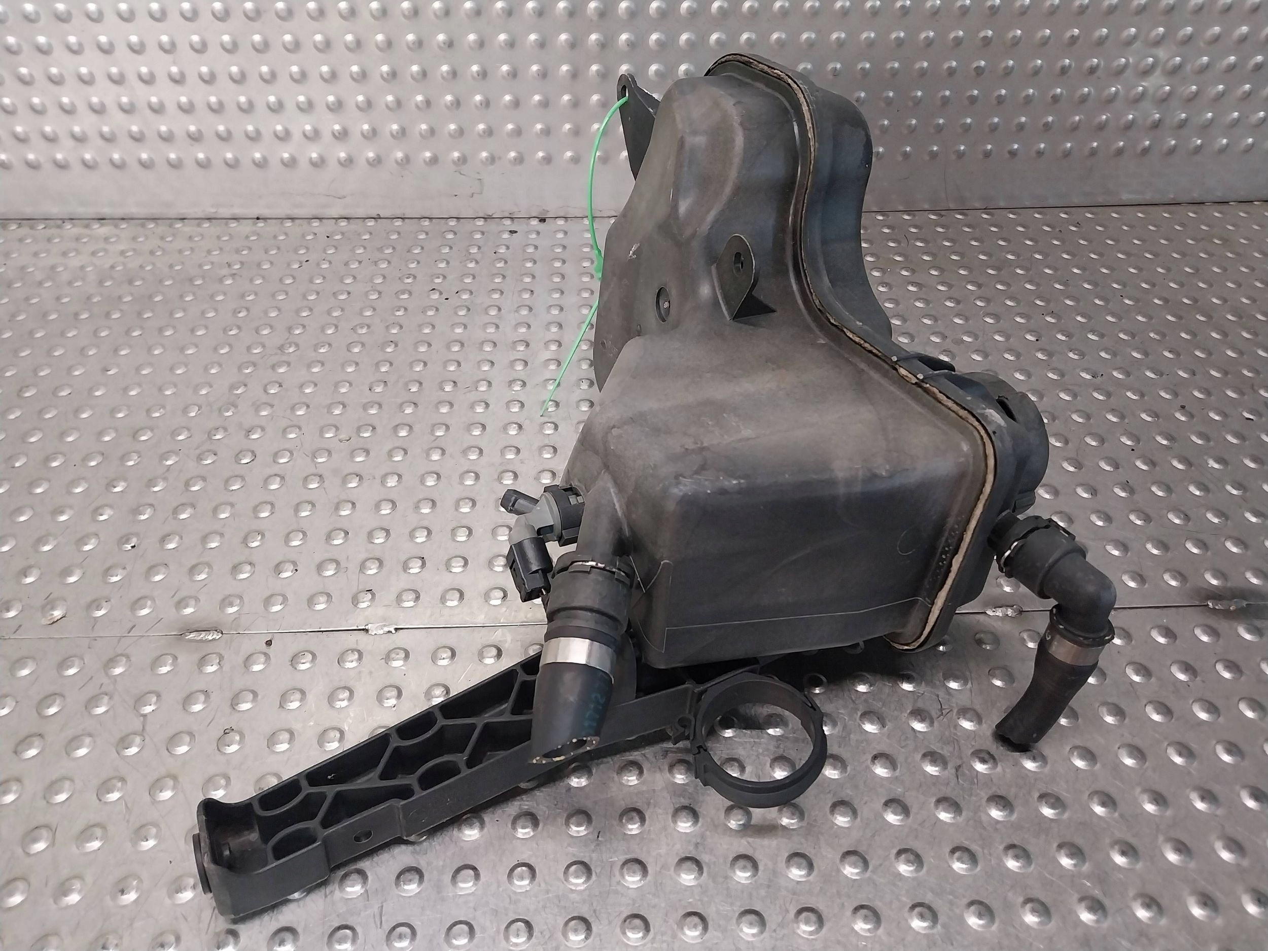 Ausdehnungsbehälter 7800293 7800292 BMW E60 E61 E65 E66 E67 X3 E83