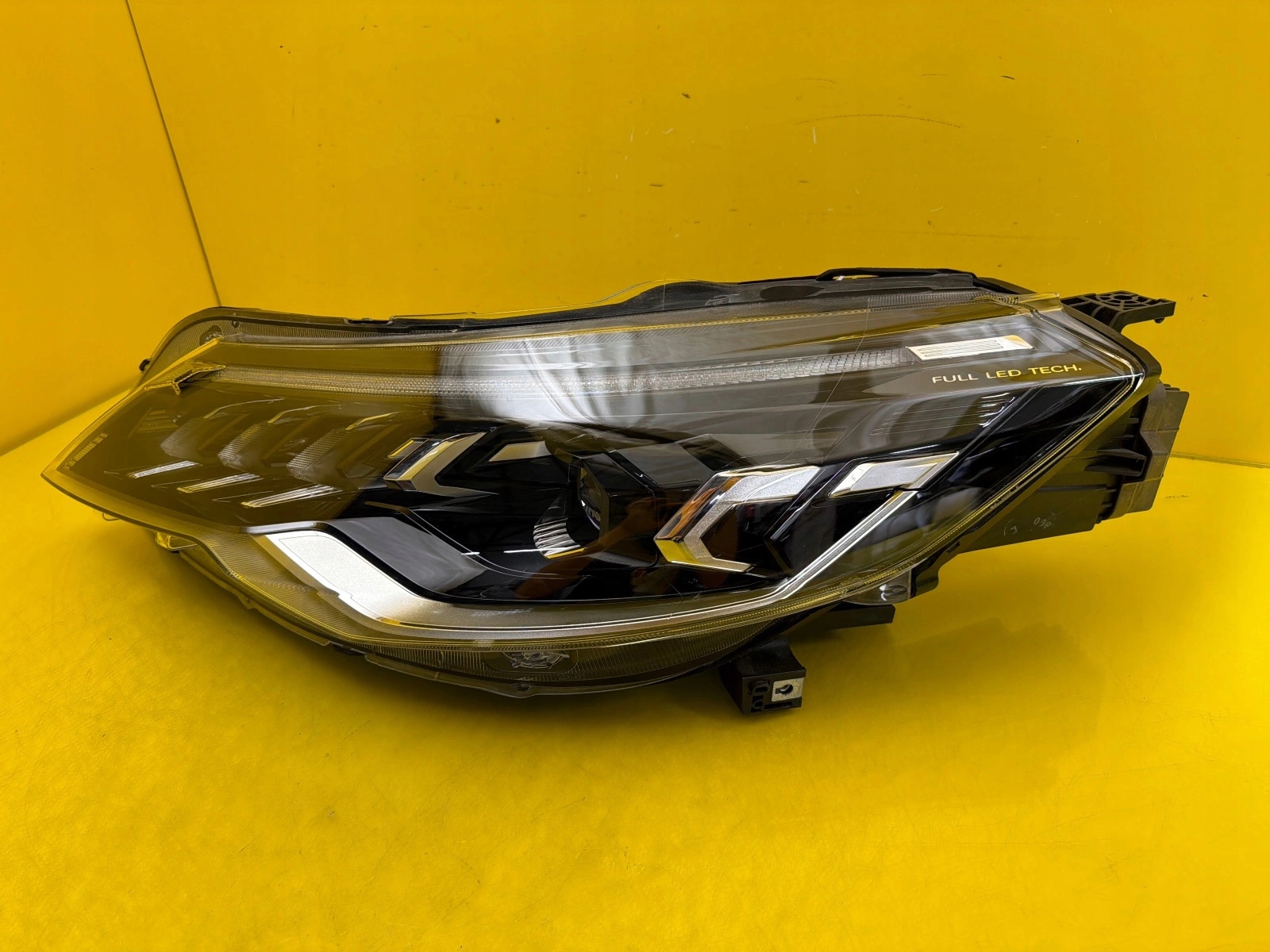 Feux phare Gauche Maxus Euniq 5 MPV Full Led