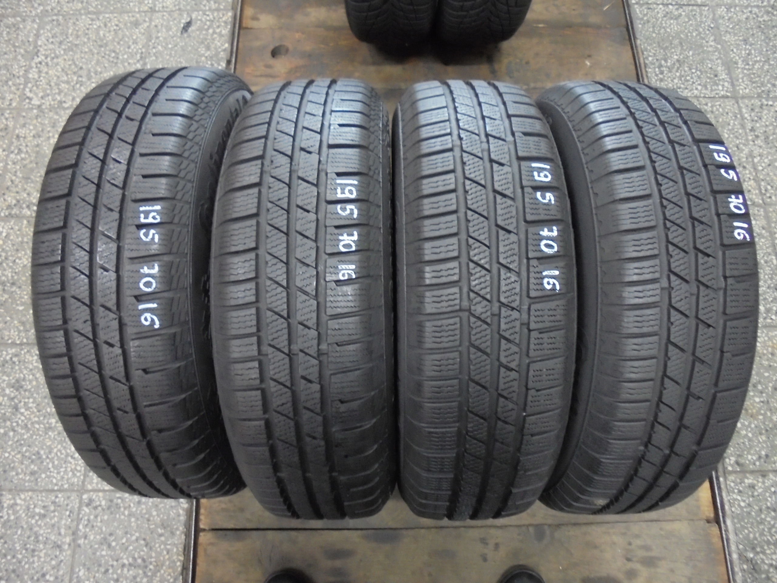 ZIMOWE 195/70/16 195/70R16 CONTINENTAL CROSSWINTER Sezon zimowe