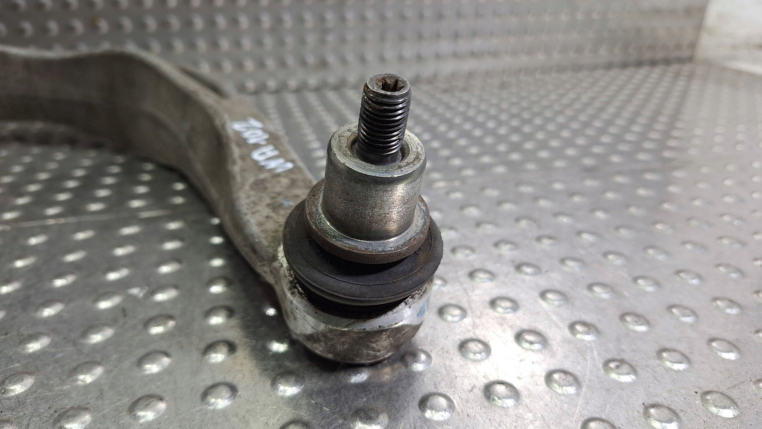 arm left front 8K0407695E AUDI A4 B8 A5 8T Q5 8R A6 C6