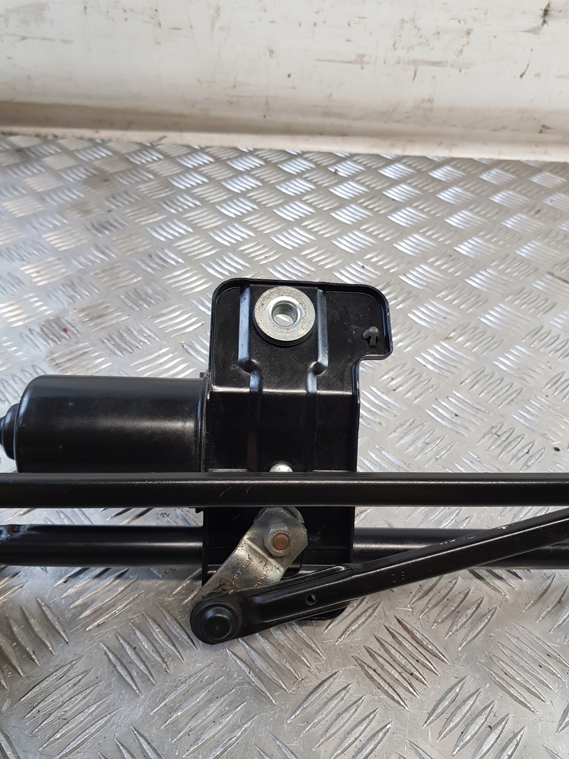 wiper mechanism front KIA SPORTAGE II 07R- EU