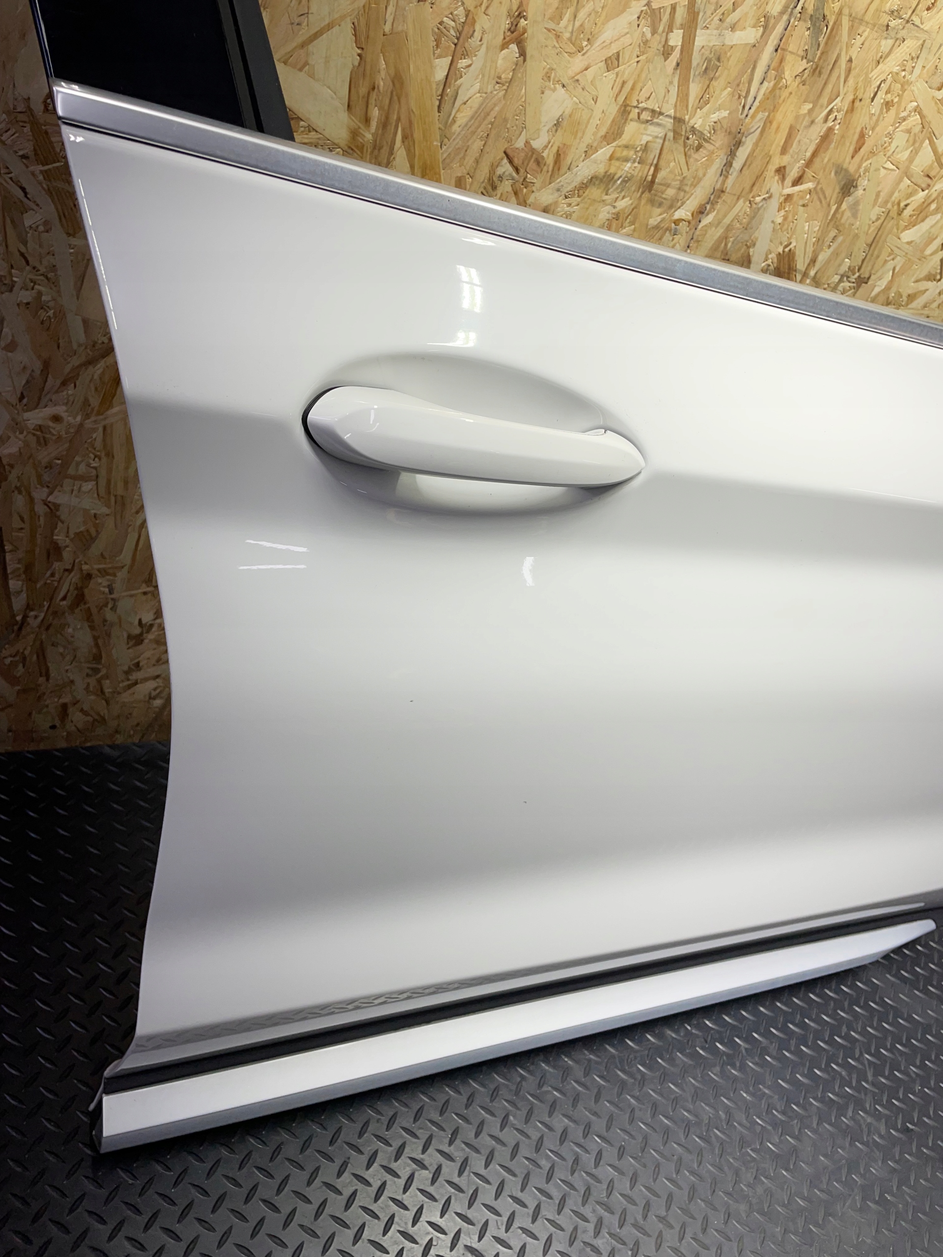 DRZWI PRAWE PRZEDNIE PRAWY PRZÓD BMW X3 G01 ALPINEWEISS A300 Stan opakowania zastępcze