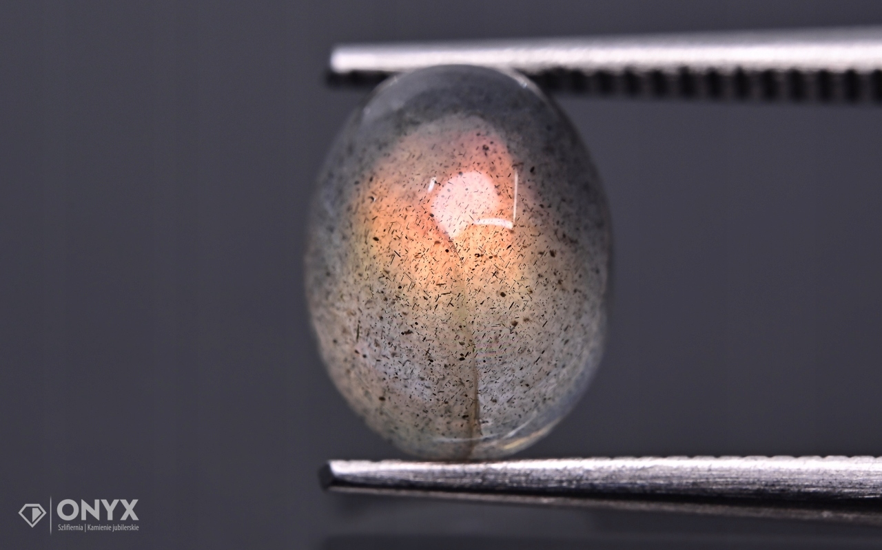 Labradorit kabošon A ovál 9x7 mm