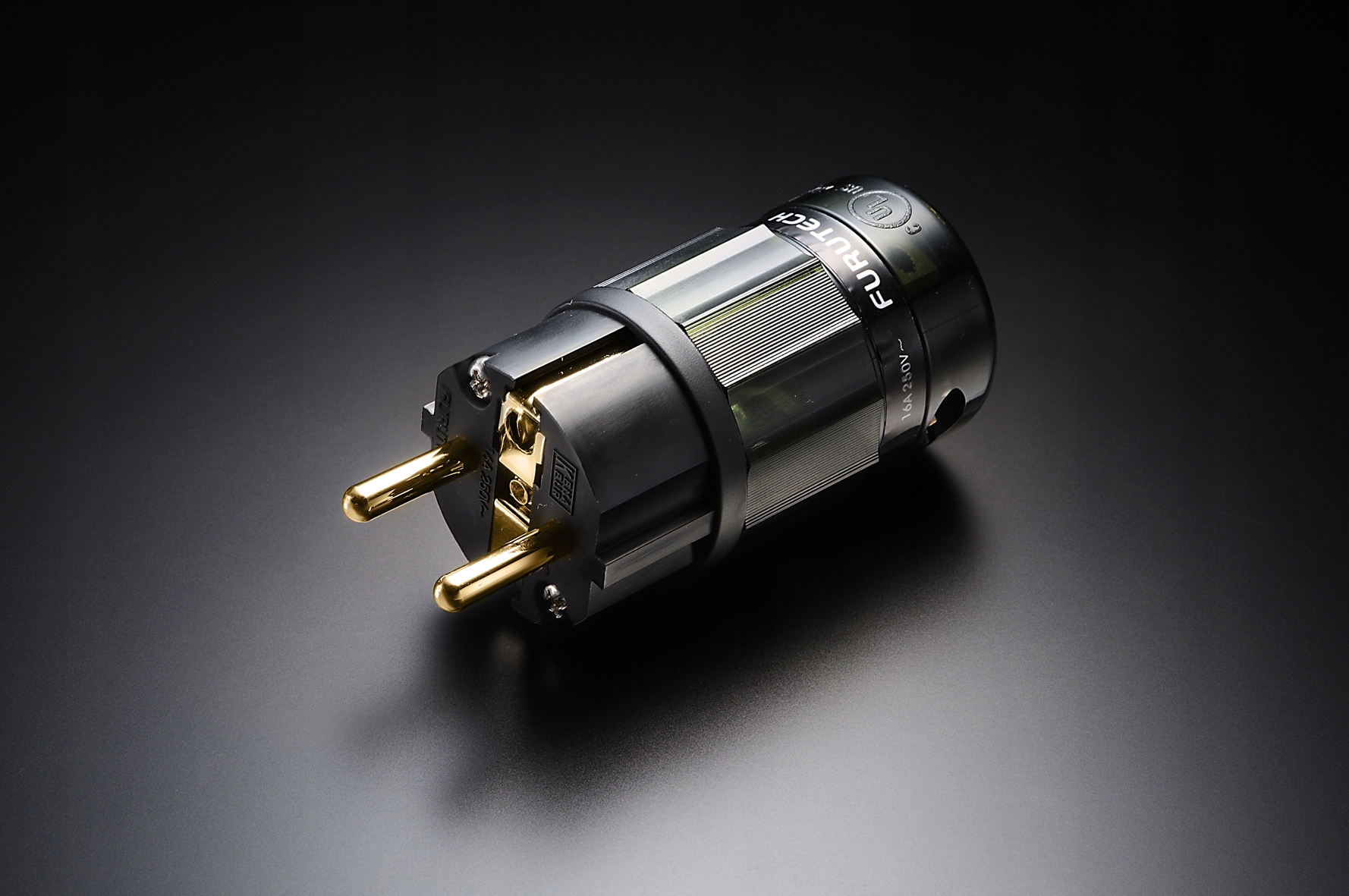 

Wtyk zasilający Furutech FI-E38 (g) - gold Schuko