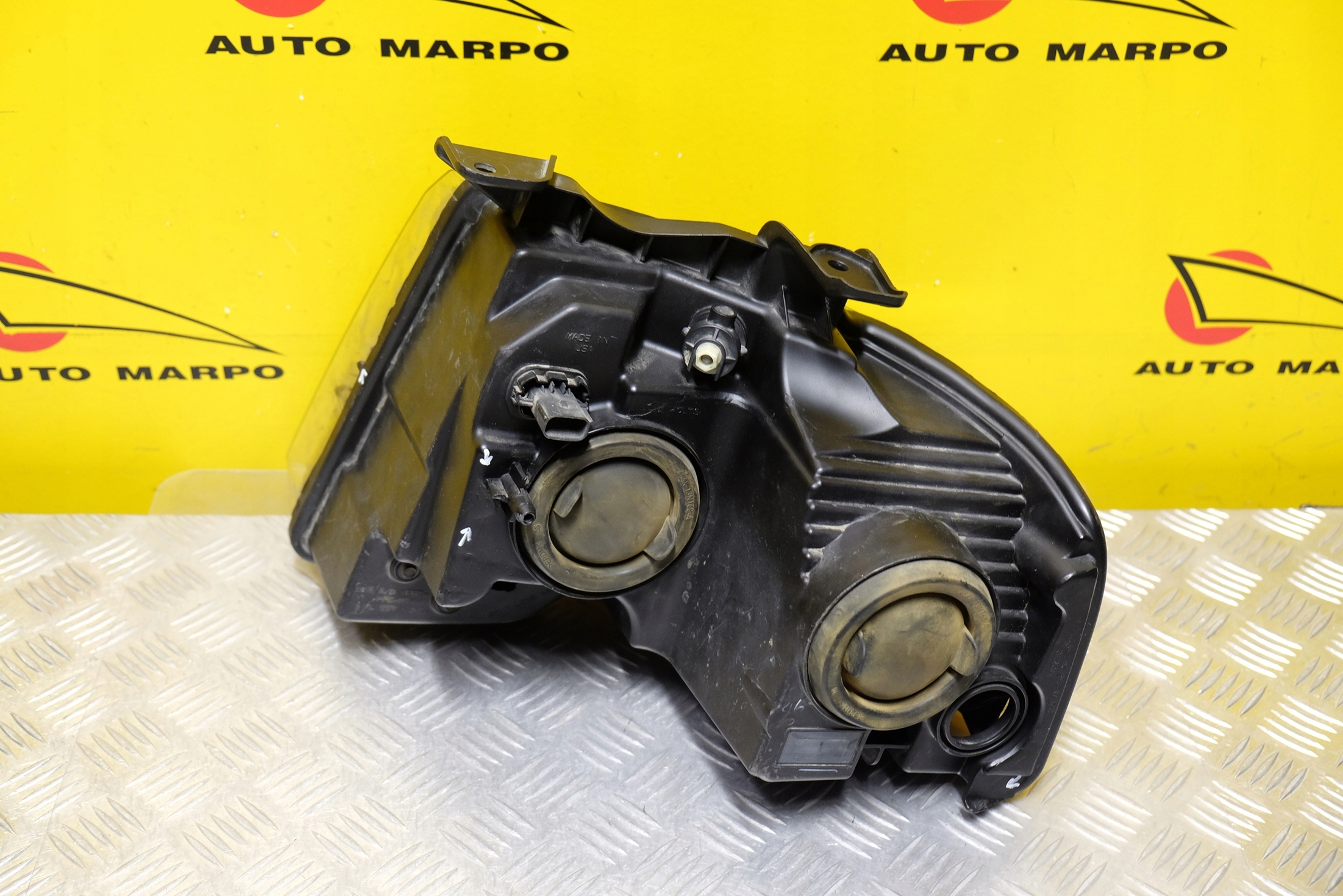 FORD EXPEDITION 2015-2017 REFLEKTOR LAMPA R USA Wersja Amerykańska