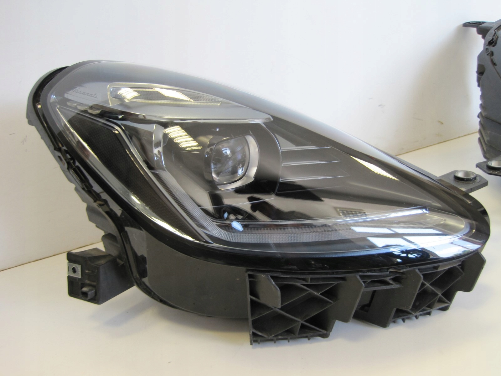 light front FULL LED MASERATI GRECALE 06702930690 06703034810