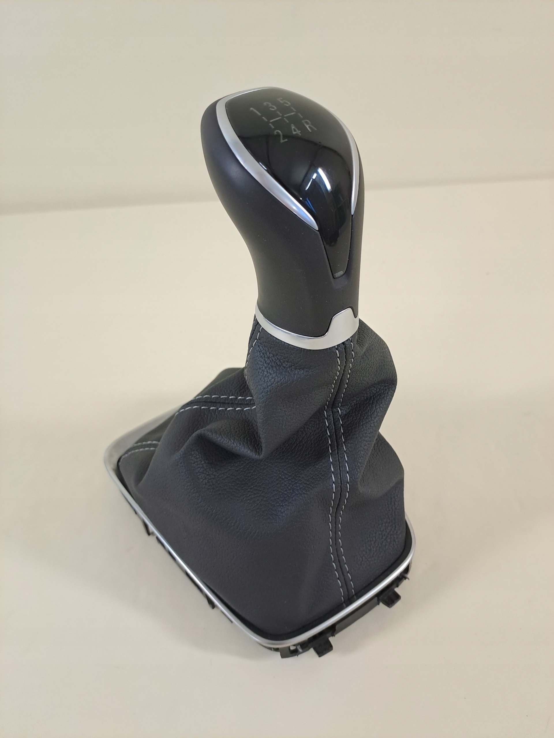 98298160ZD - OPEL CORSA F 21R сильфон ручка переключения передач