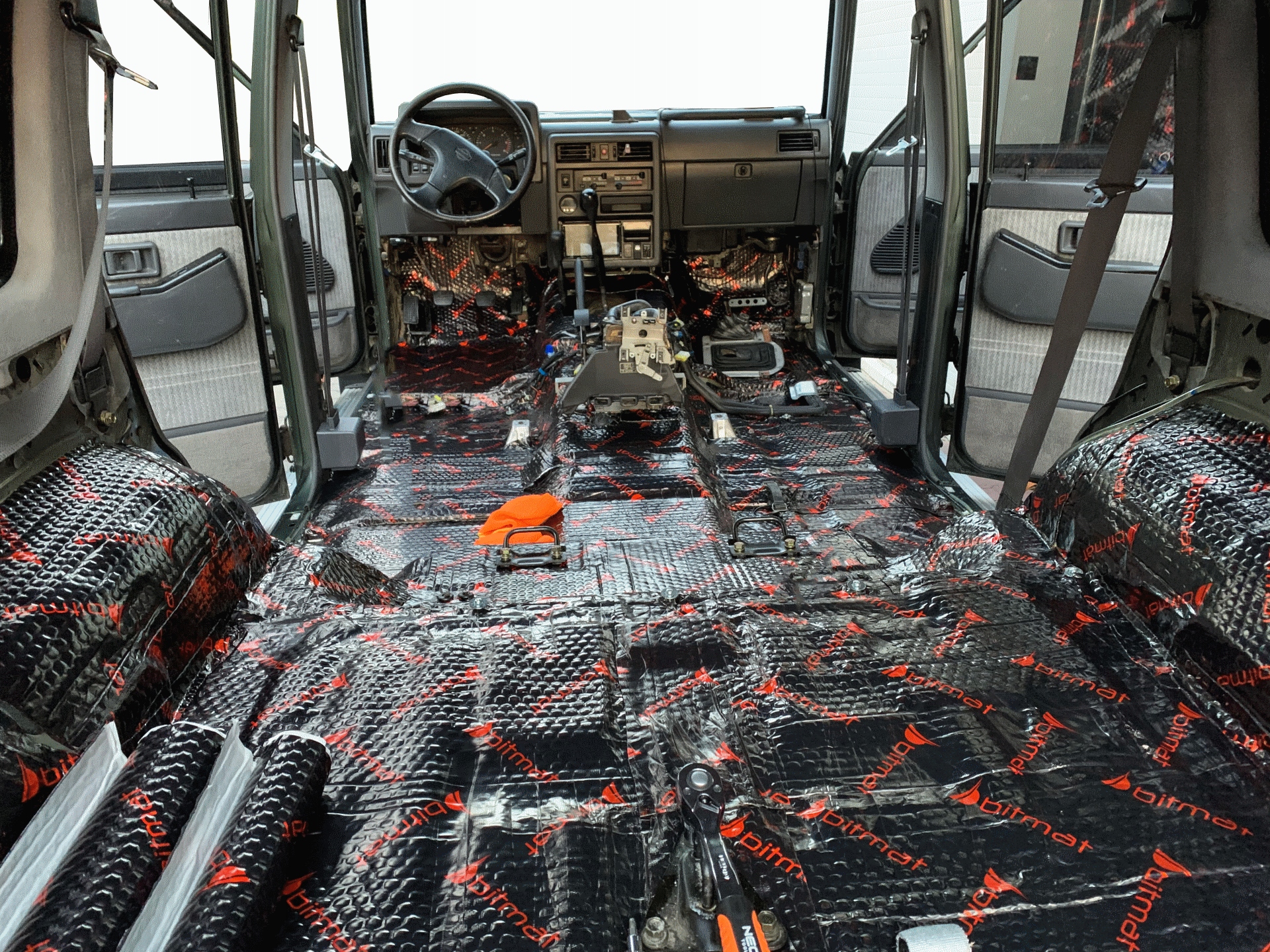 ATESTOWANA MATA BUTYLOWA PREMIUM DO SAMOCHODU wygłuszająca redukcja drgań Producent części Bitmat