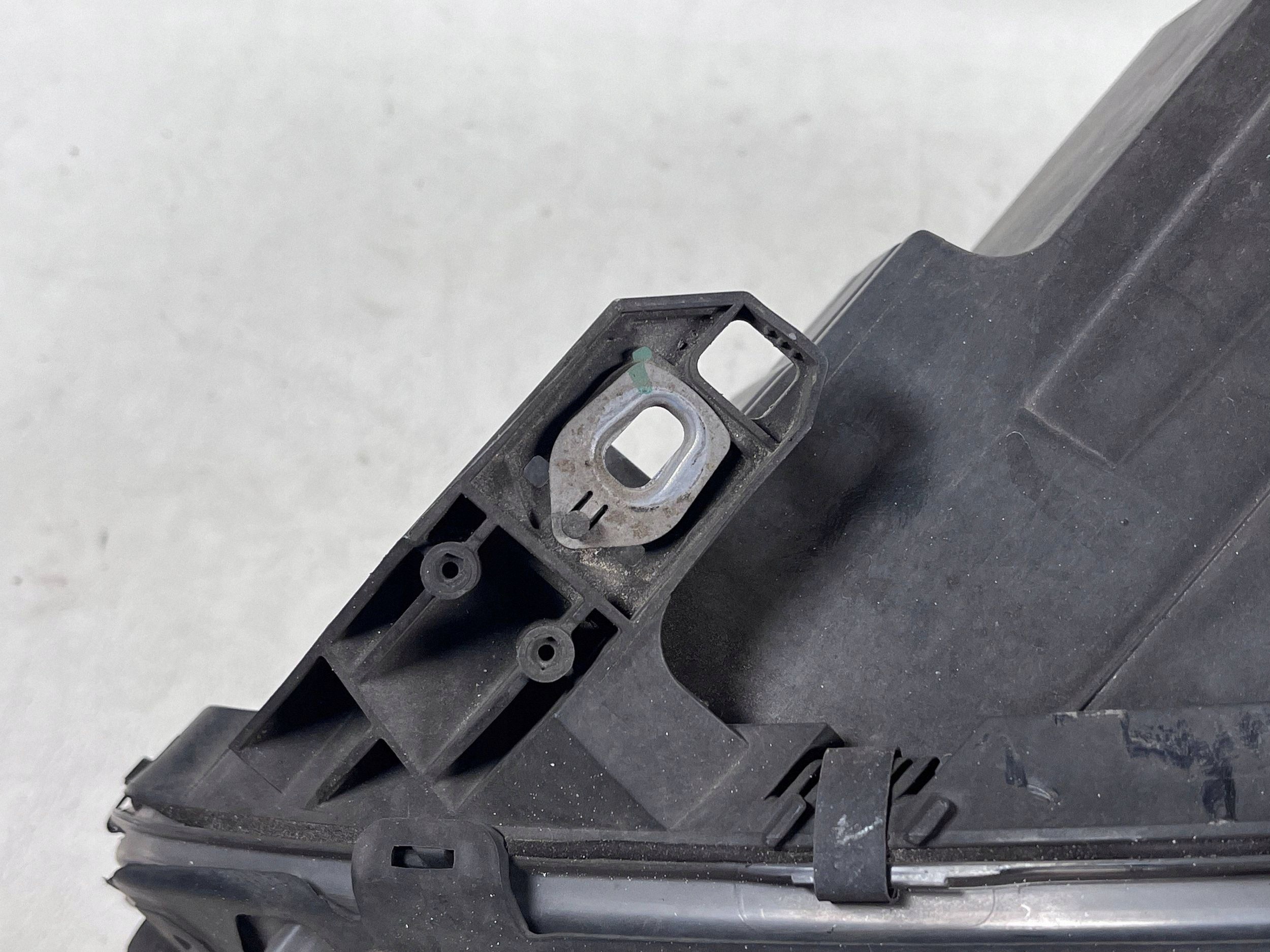 Mercedes B W246 11- light left front front