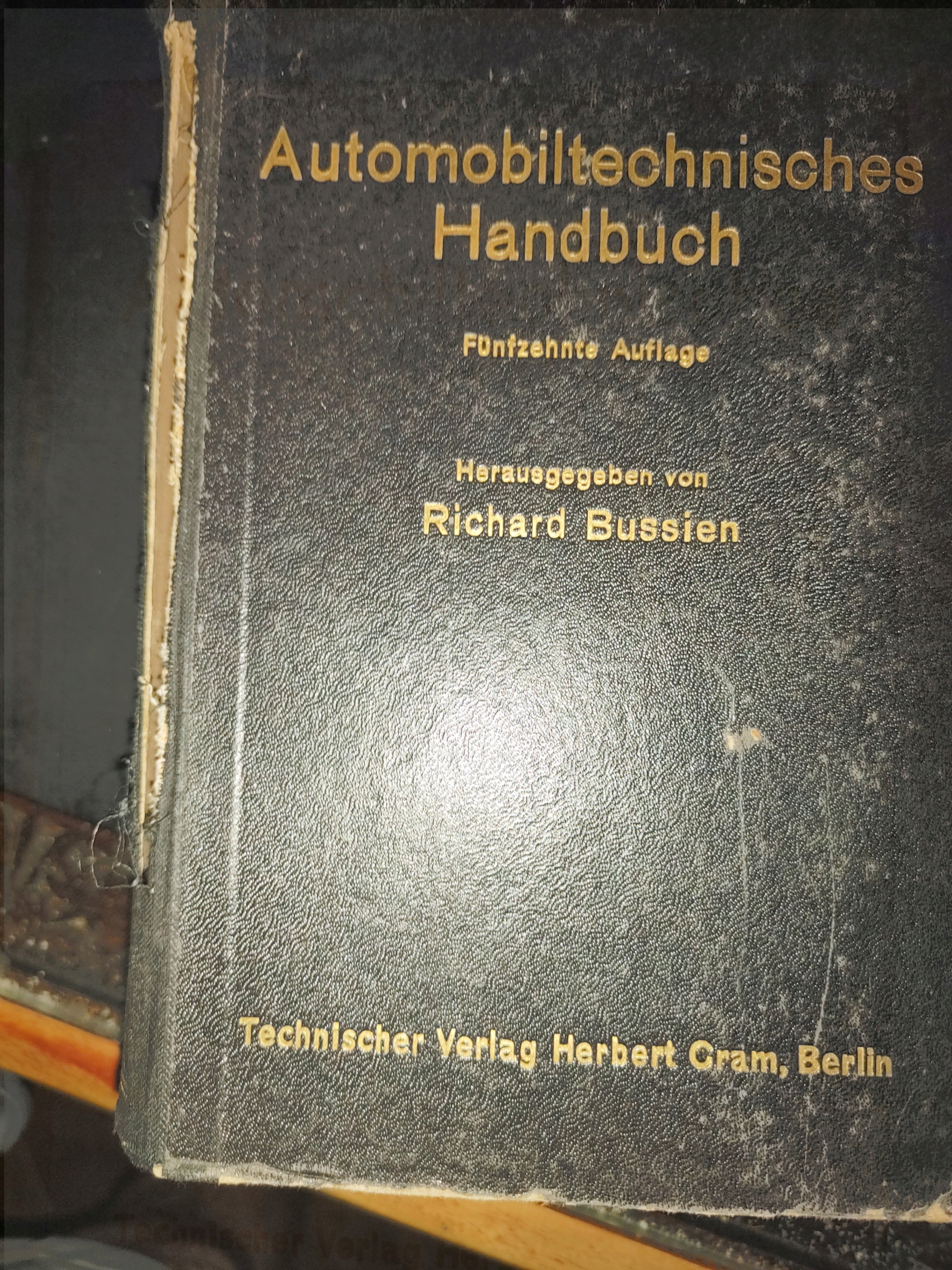 Automobiltechnisches Handbuch. Richard Bussien 1942 samochody
