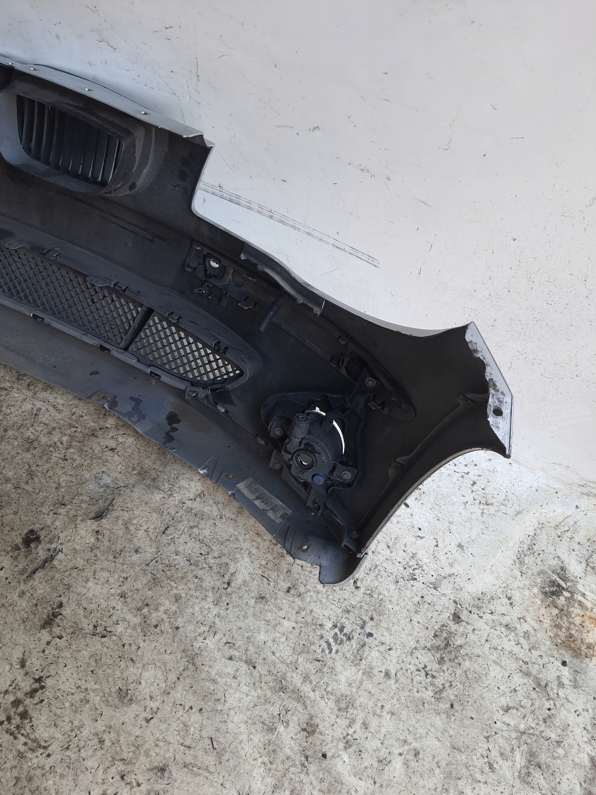 BMW e E87 04-08 Paraurti XENON + PDC
