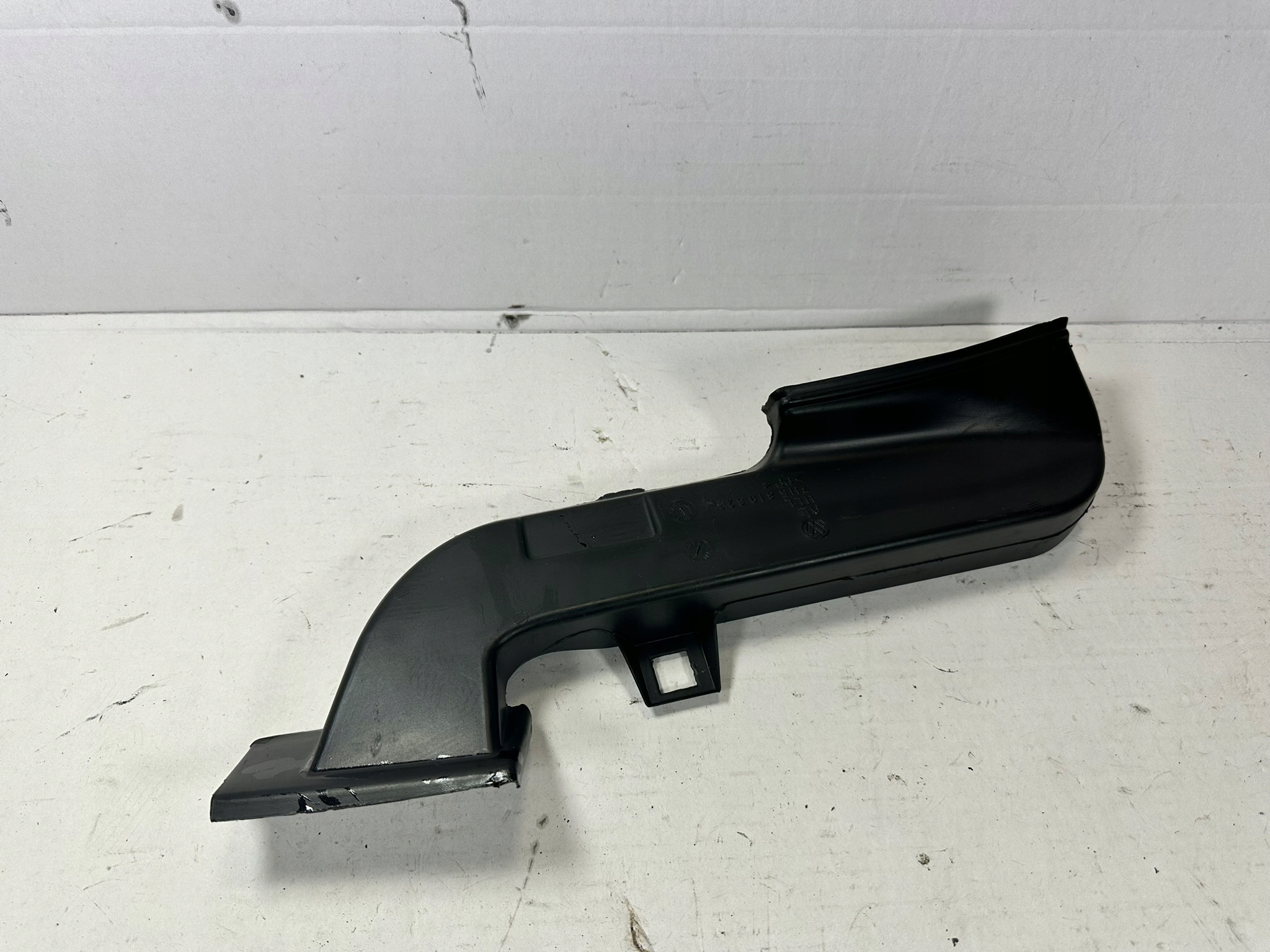 T5 MULTIVAN канал Воздух впуск 7H5819626