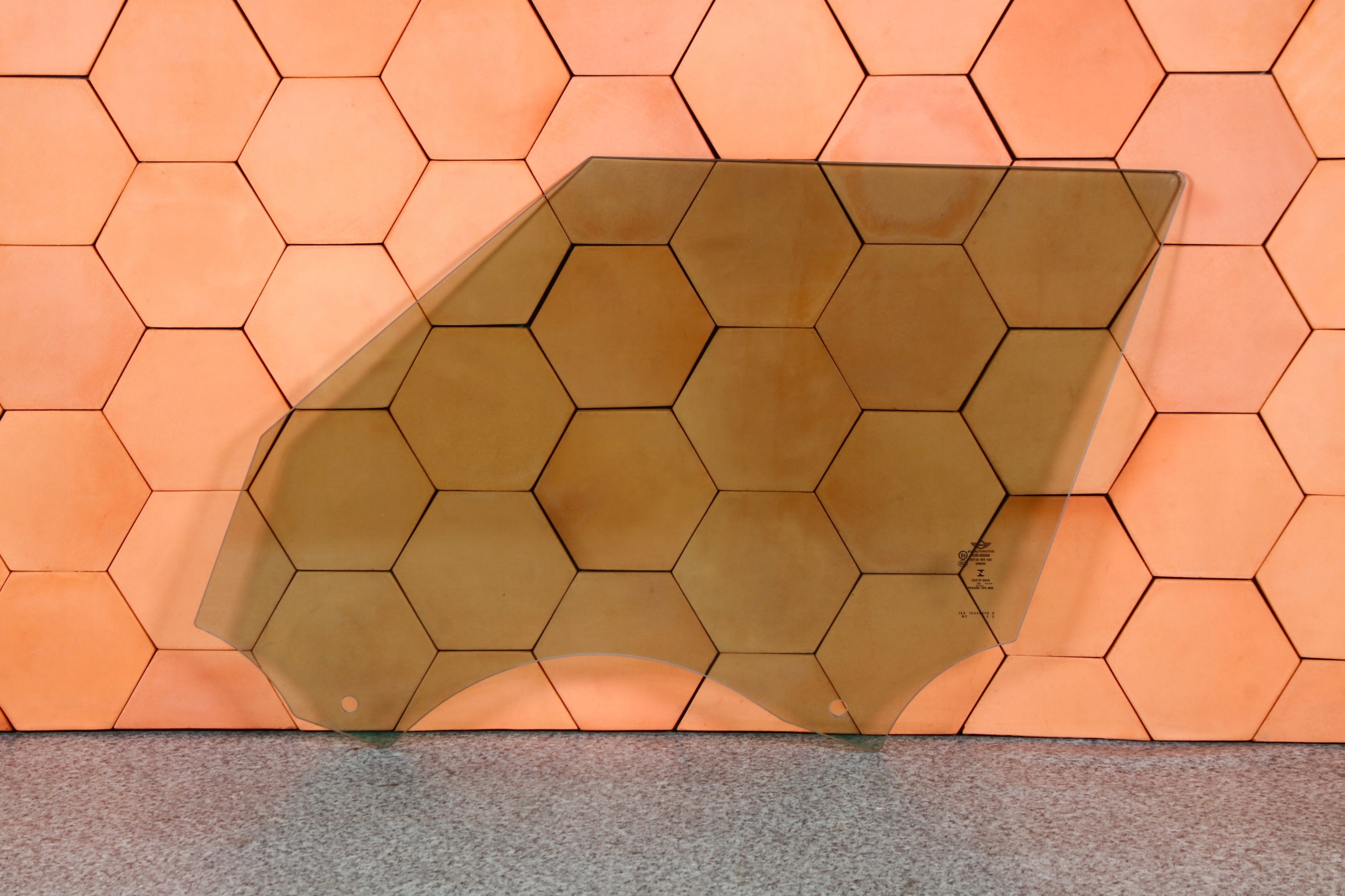 MINI F60 боковое стекло двери левый передний 2015 г.