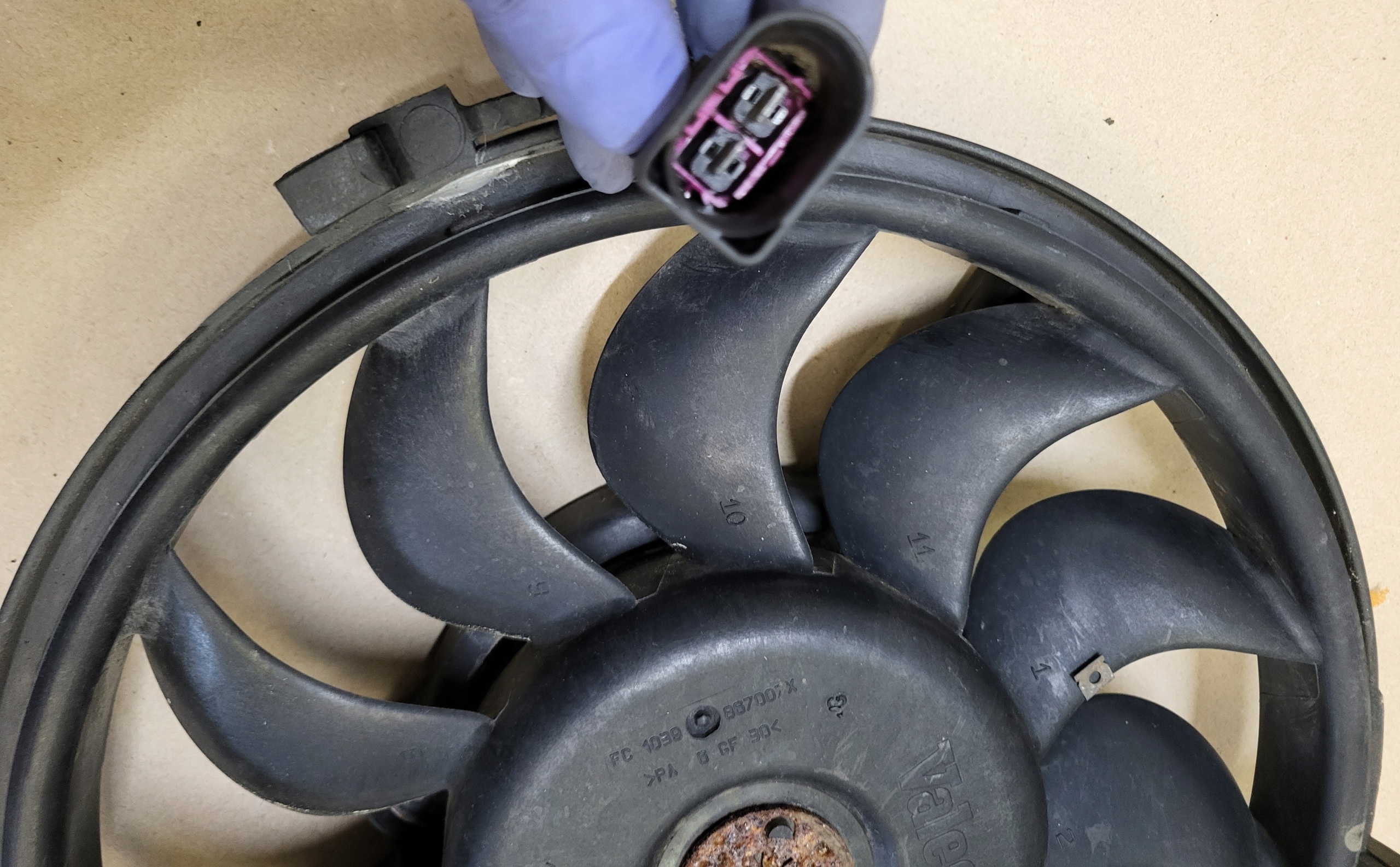 ventilátor chladiče klimatizaci AUDI A4 B7 8E 2.7 3.0 TDI OE EU