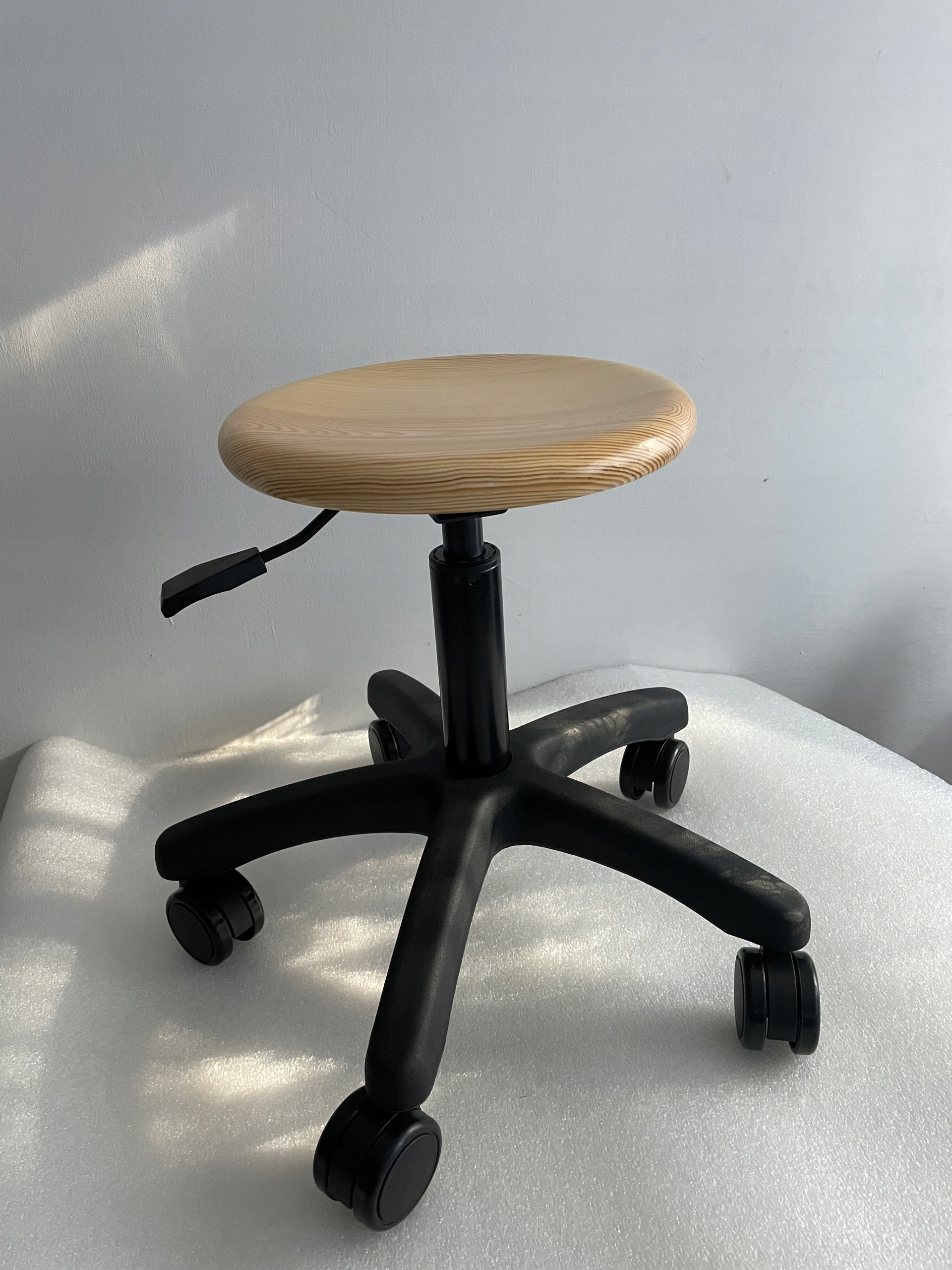 Taboret obrotowy stolek laboratoryjny warsztatowy Producent code Mela