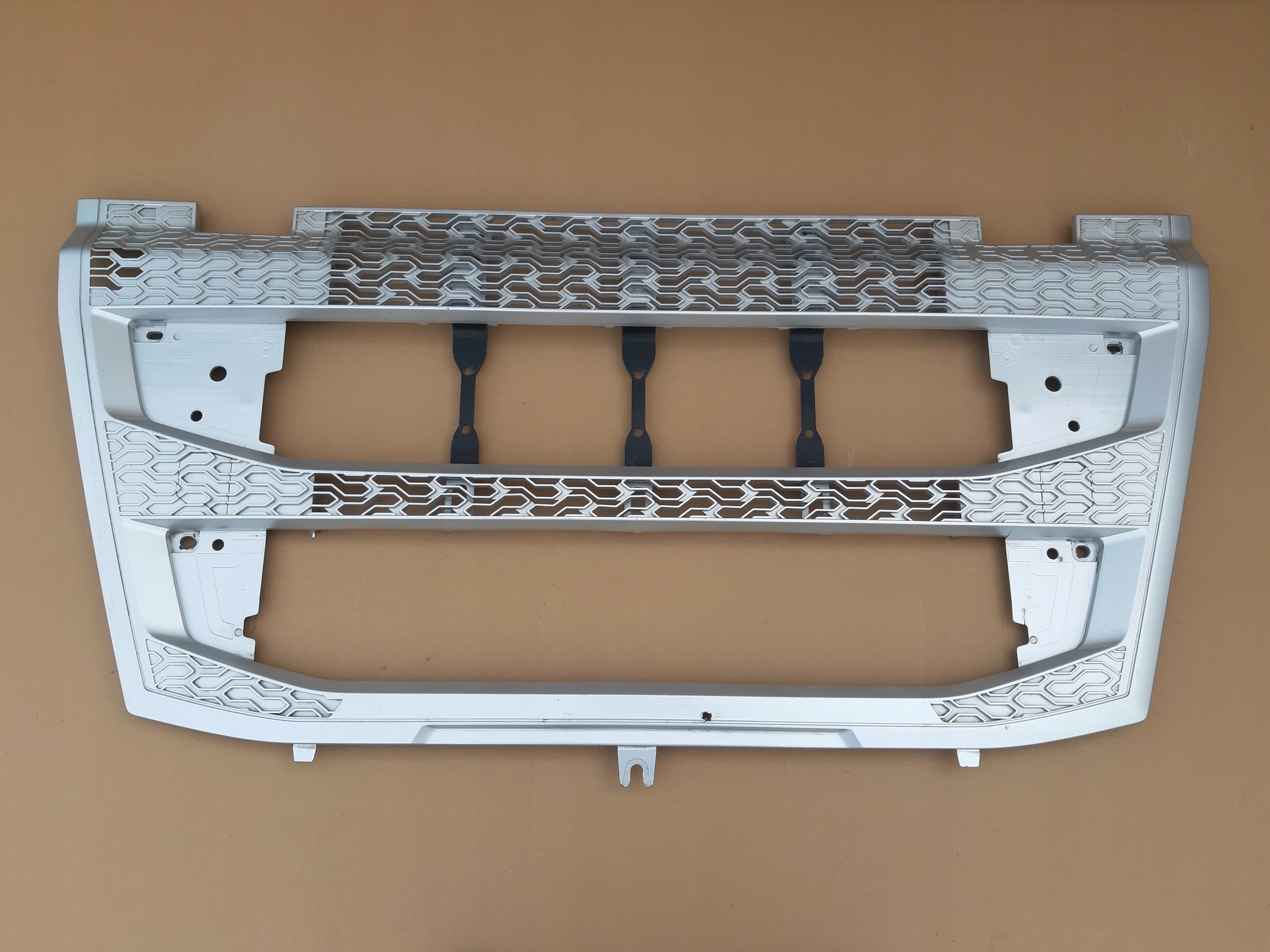 VOLVO FH5 GRILL ATRAPA CHŁODNICY DOLNA 23512110 Numer katalogowy części 23512110