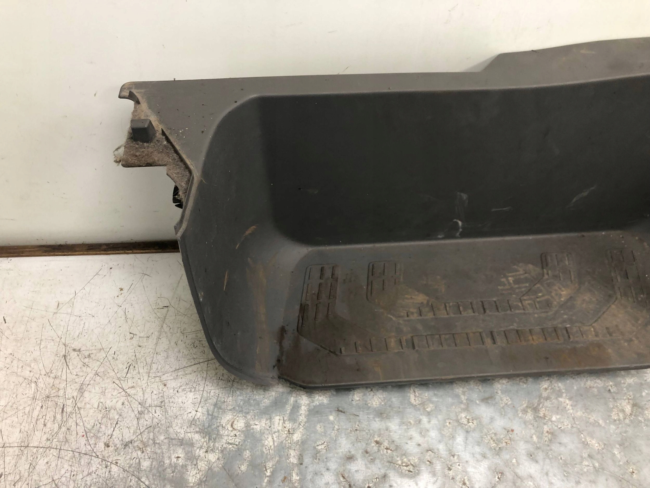 threshold STOPIEN right front VW CRAFTER II MAN TGE 7C0863736D