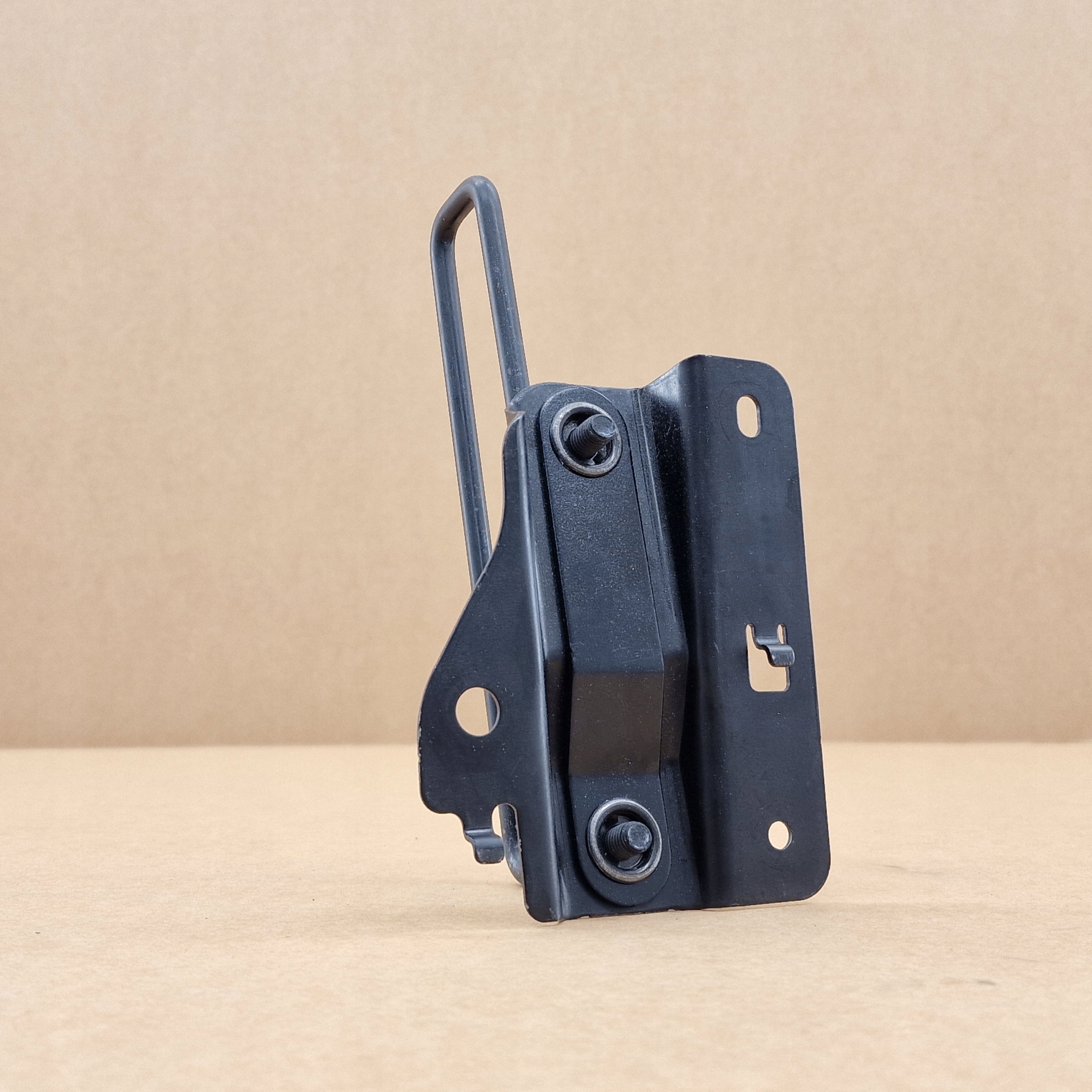 left RYGIEL hook bonnets VOLVO EX90