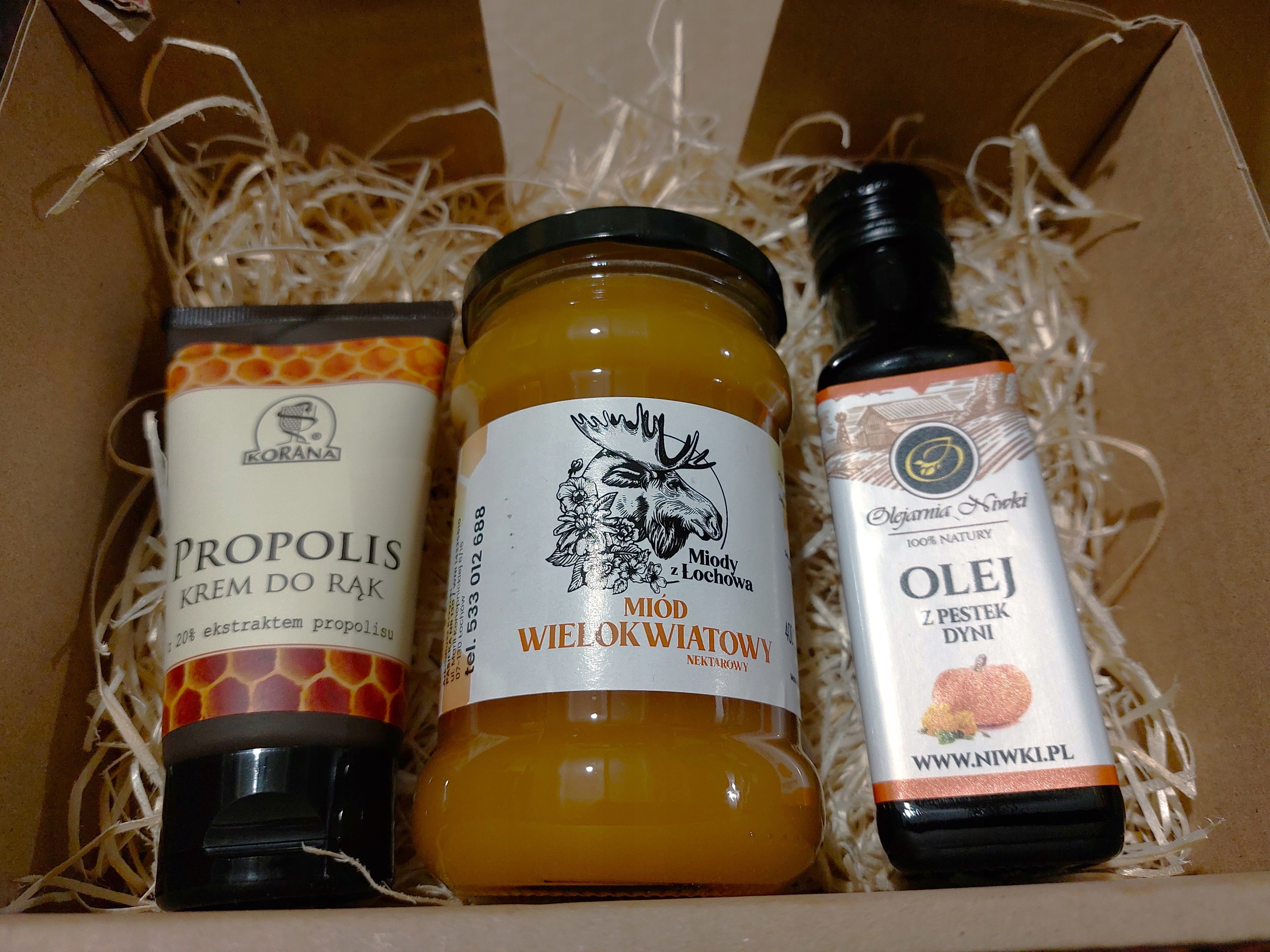 Pudełko prezentowe propolis krem do rąk Korana, miód Łochów, olej Niwki