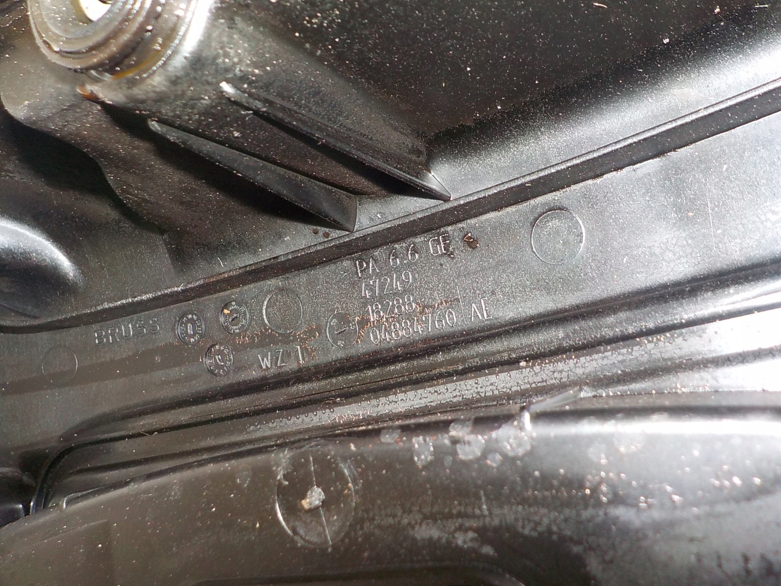 JEEP PATRIOT COMPASS 2.4B Abdeckung der Ventile 04884760 47249-18288
