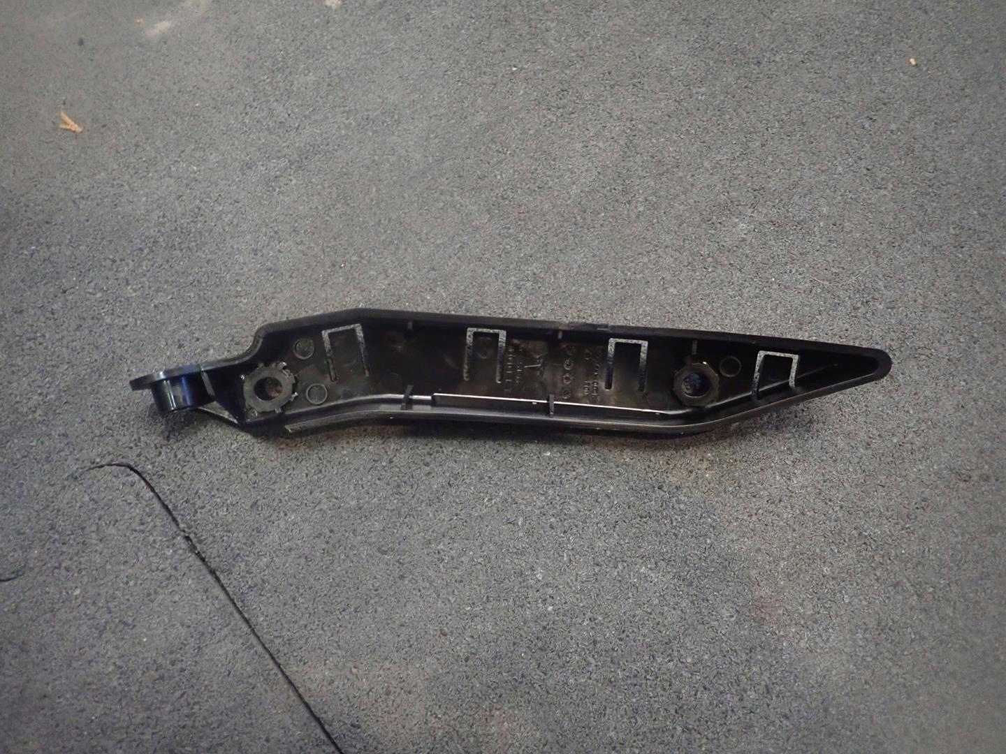 bumper bracket right front TESLA Y 1493771-00-B