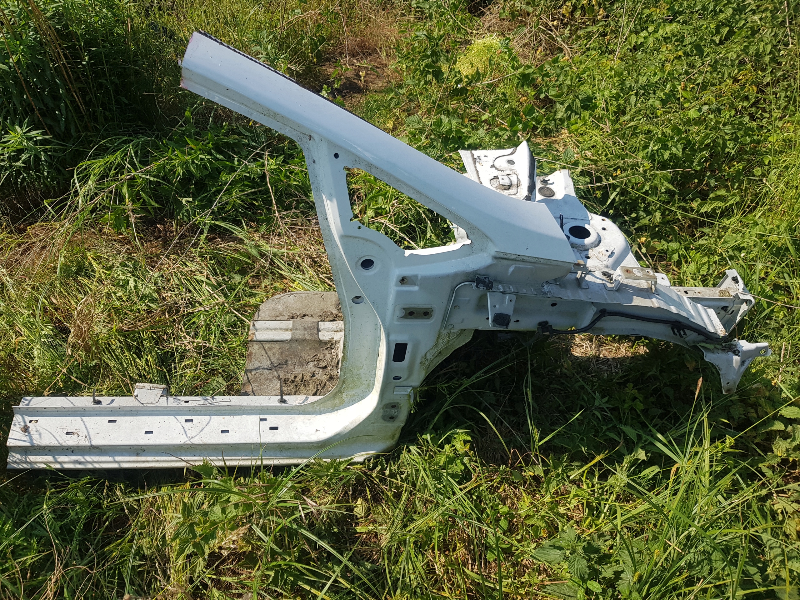 KIA CEED II quarter front front right threshold 12