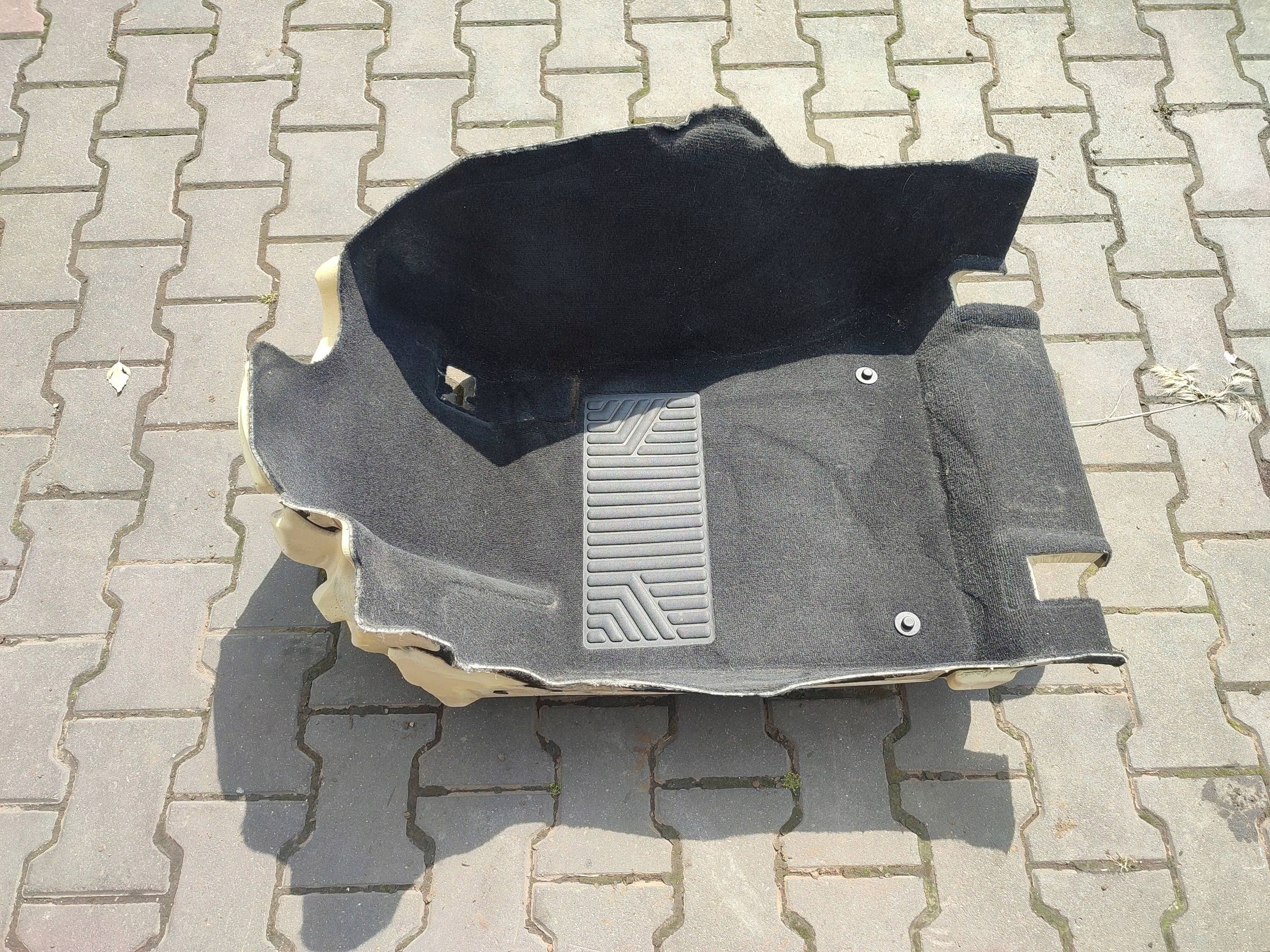 Mercedes-Benz GLK (X204) 2013 left side mats floor front