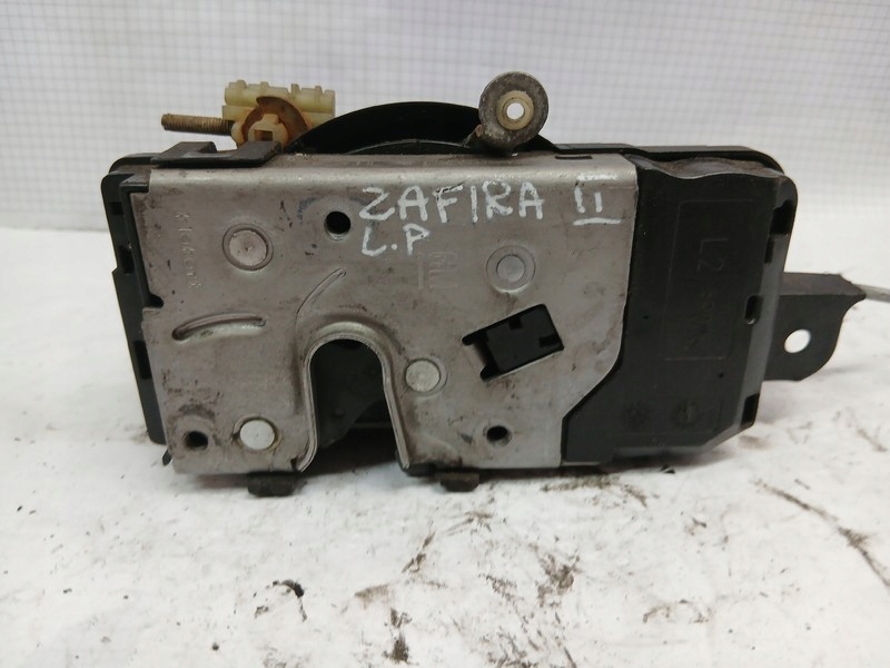 lock door Opel Zafira B 13220371