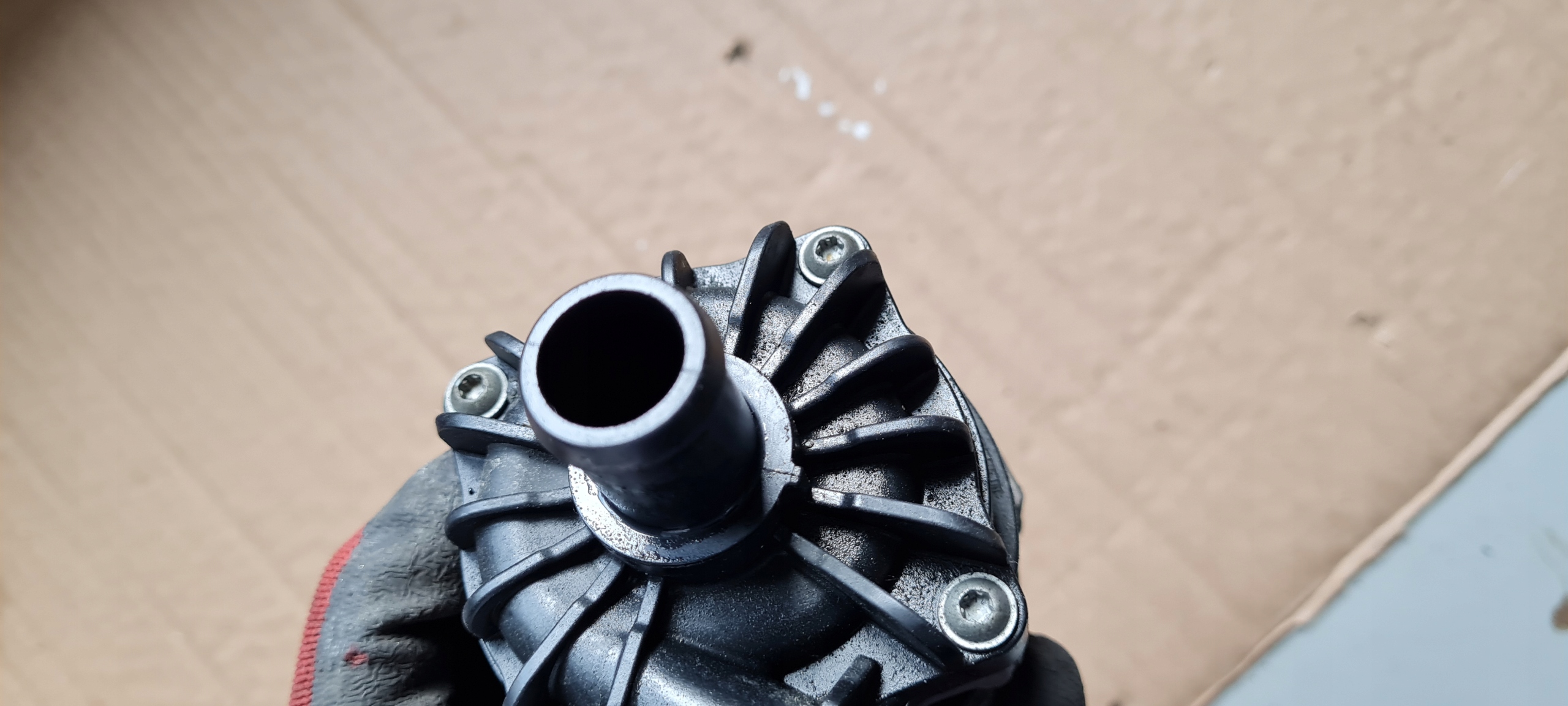 S6 C7 4G A6 pumpa vode 4.0 TFSI 8K0965567B S7 4G A7