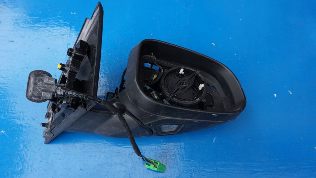 VOLVO V40 - right mirror 8 PIN EUR