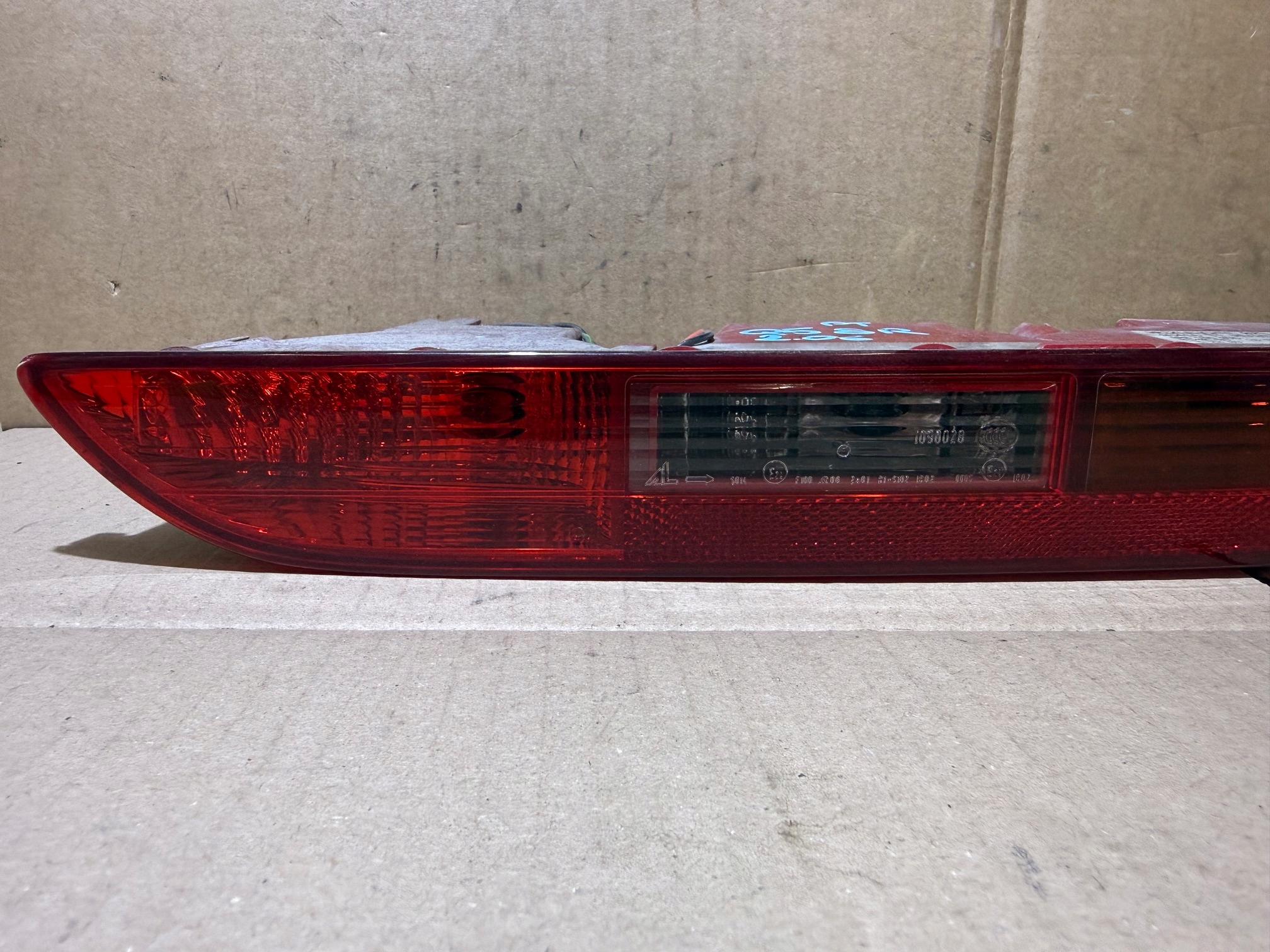 AUDI Q5 8R light right rear right rear part W bumper 8R0945096
