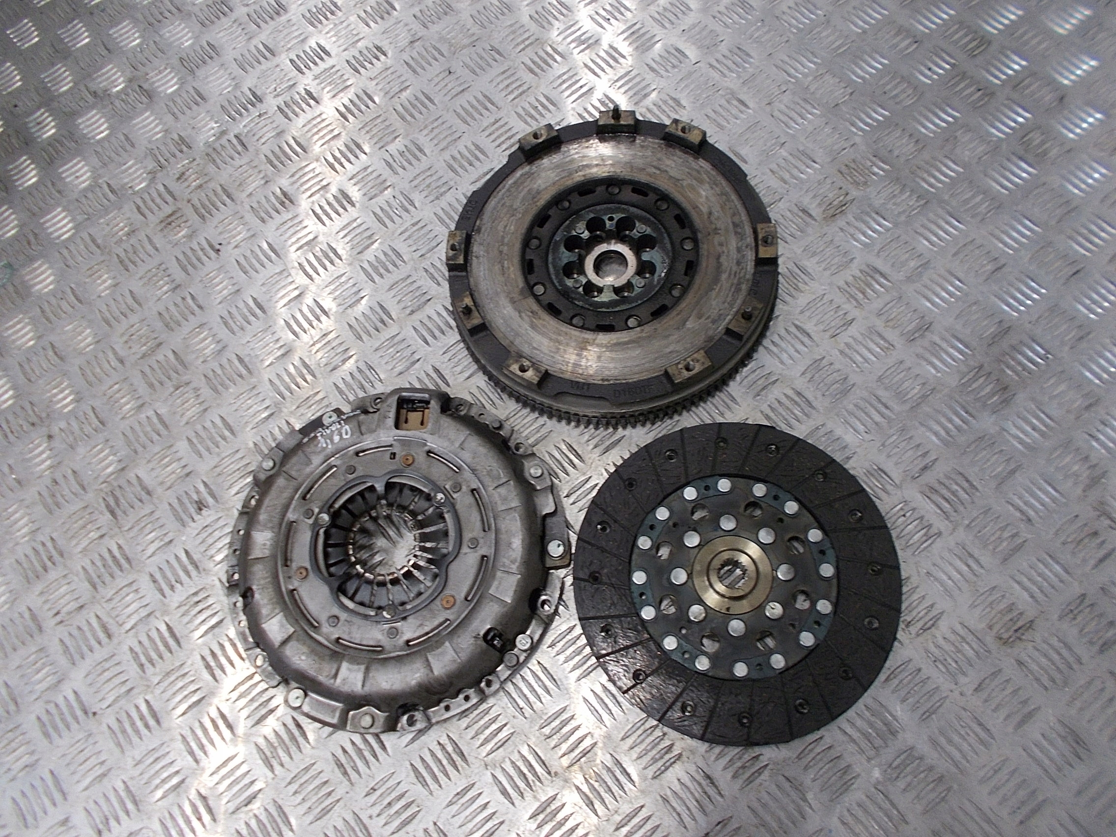 SSANGYONG TIVOLI ДВУХМАССОВОЕ КОЛЕСО 1.6 XDI