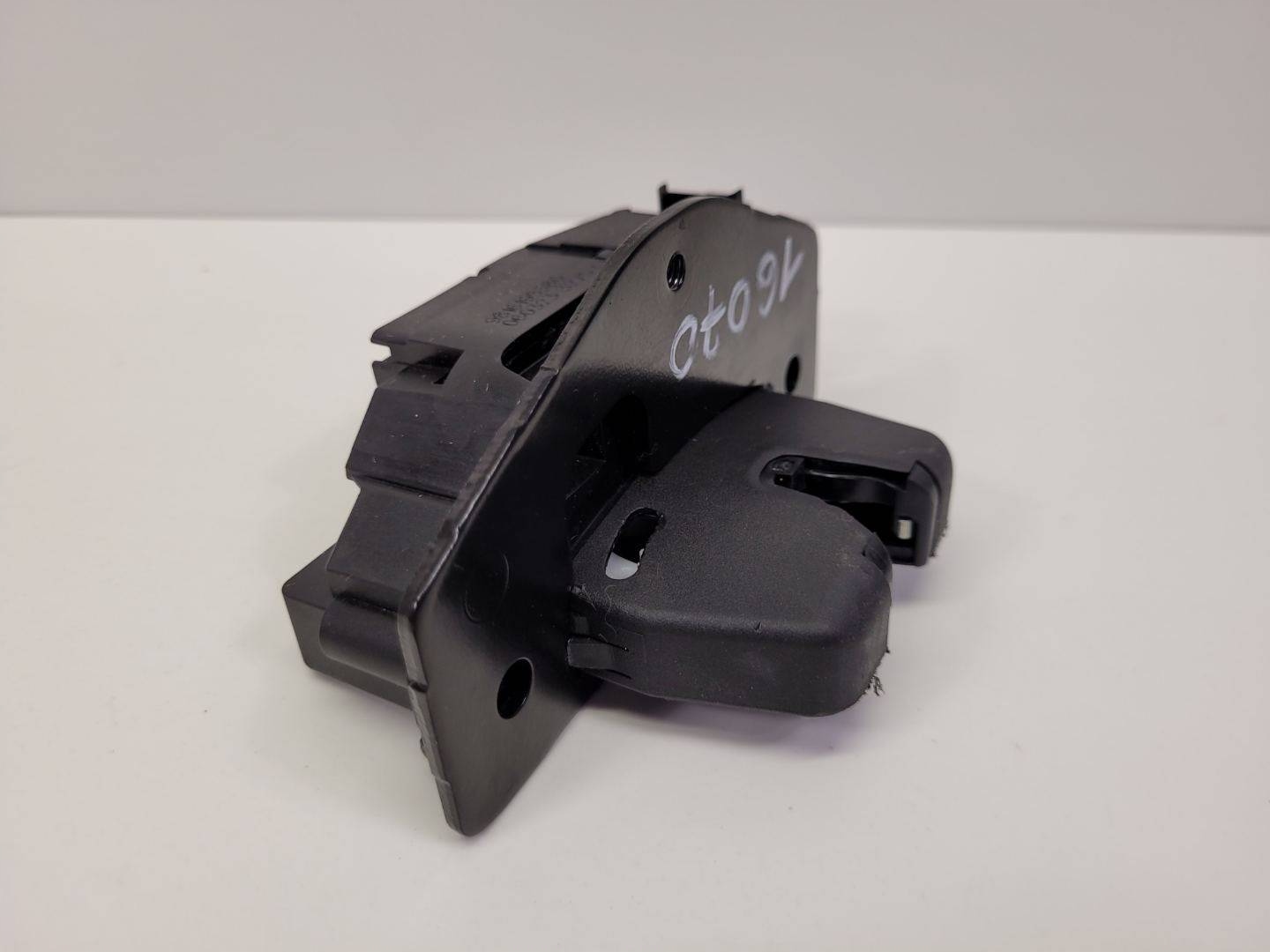 lock bonnet boot Peugeot 3008 2 2021 9816195380