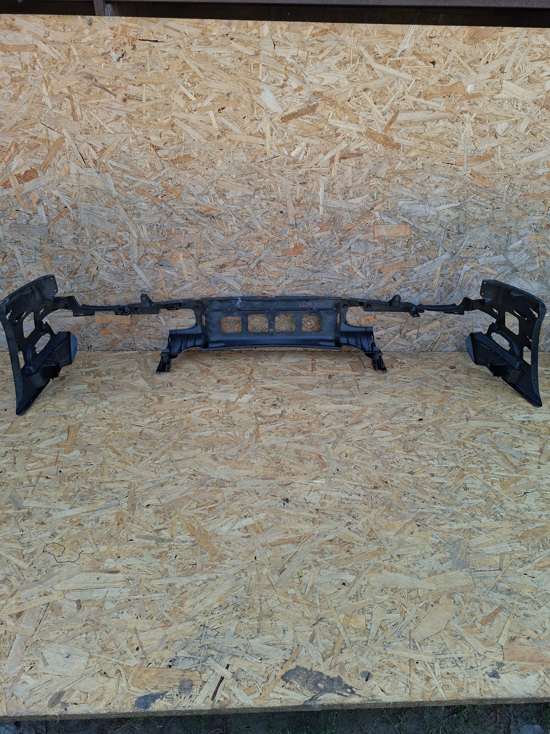 příčka nárazníku předek MERCEDES CLK W209 A2098850065