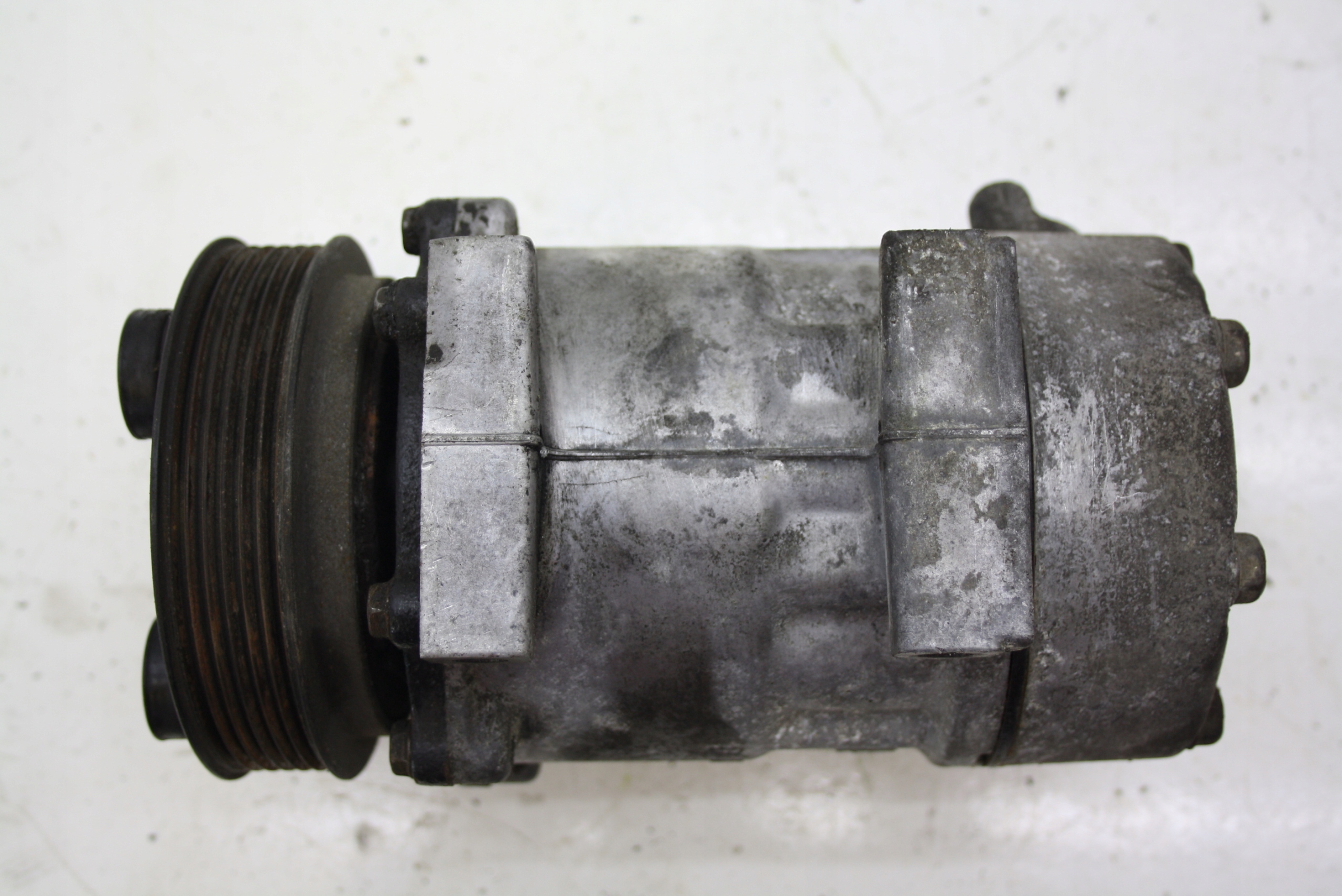 Компрессор кондиционера renault ESPACE III LAGUNA и 7700861971