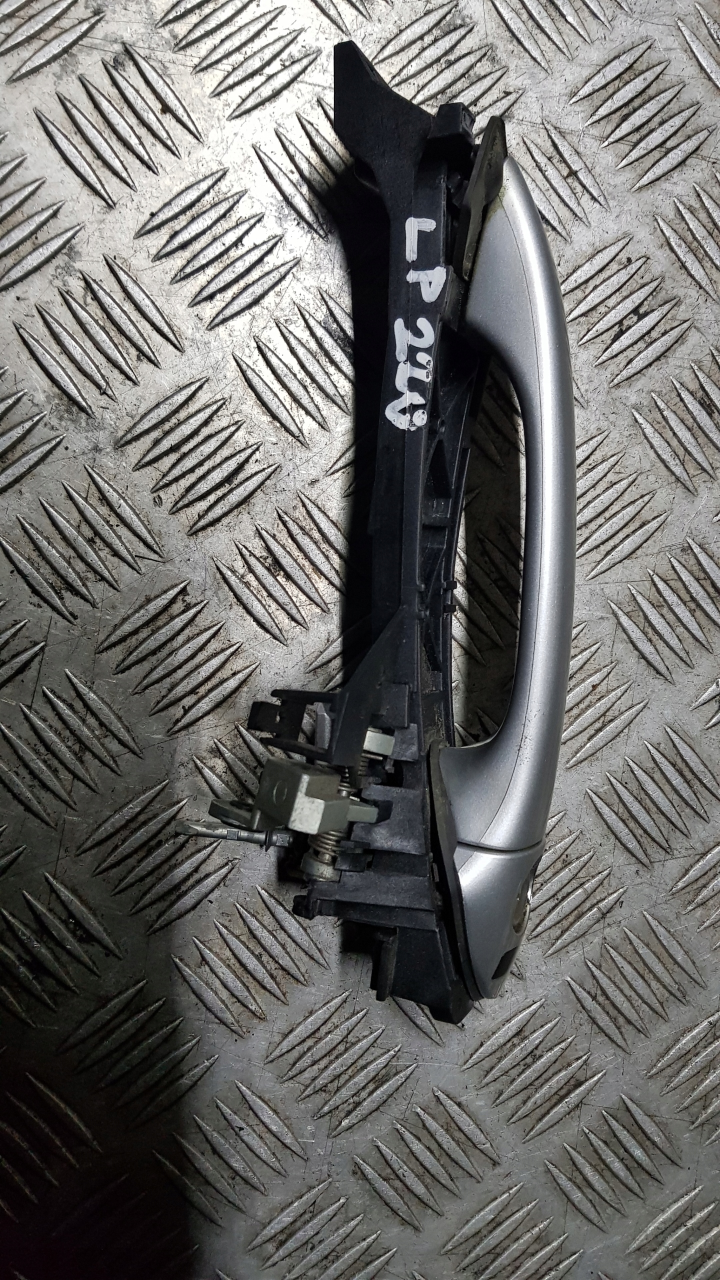 MERCEDES W220 handle left front lock cylinder exterior