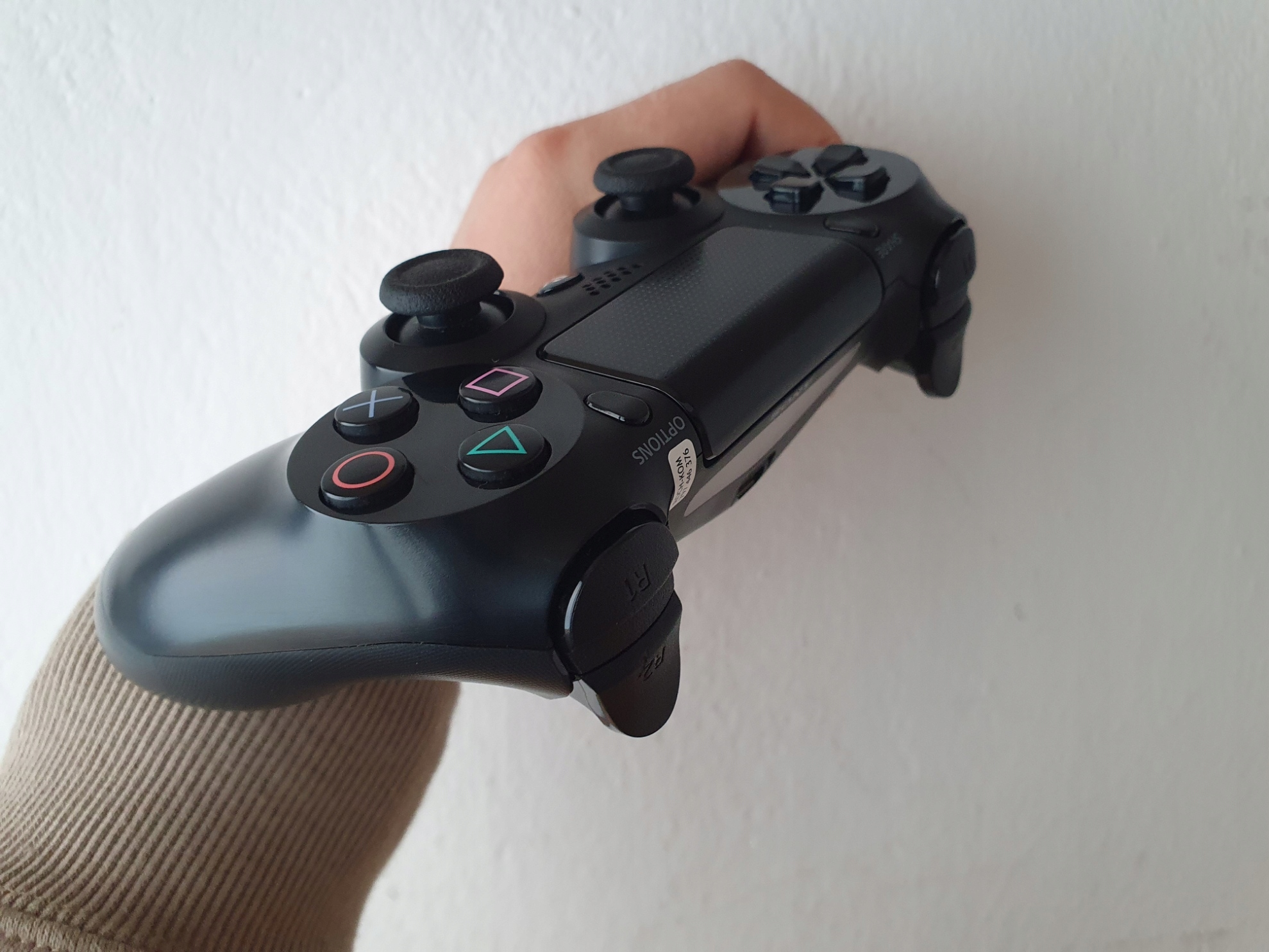 PS4 SLIM SONY PLAYSTATION 4 500GB + PAD + GRA GRA RATCHET&CLANK Głębokość produktu 28.8 cm