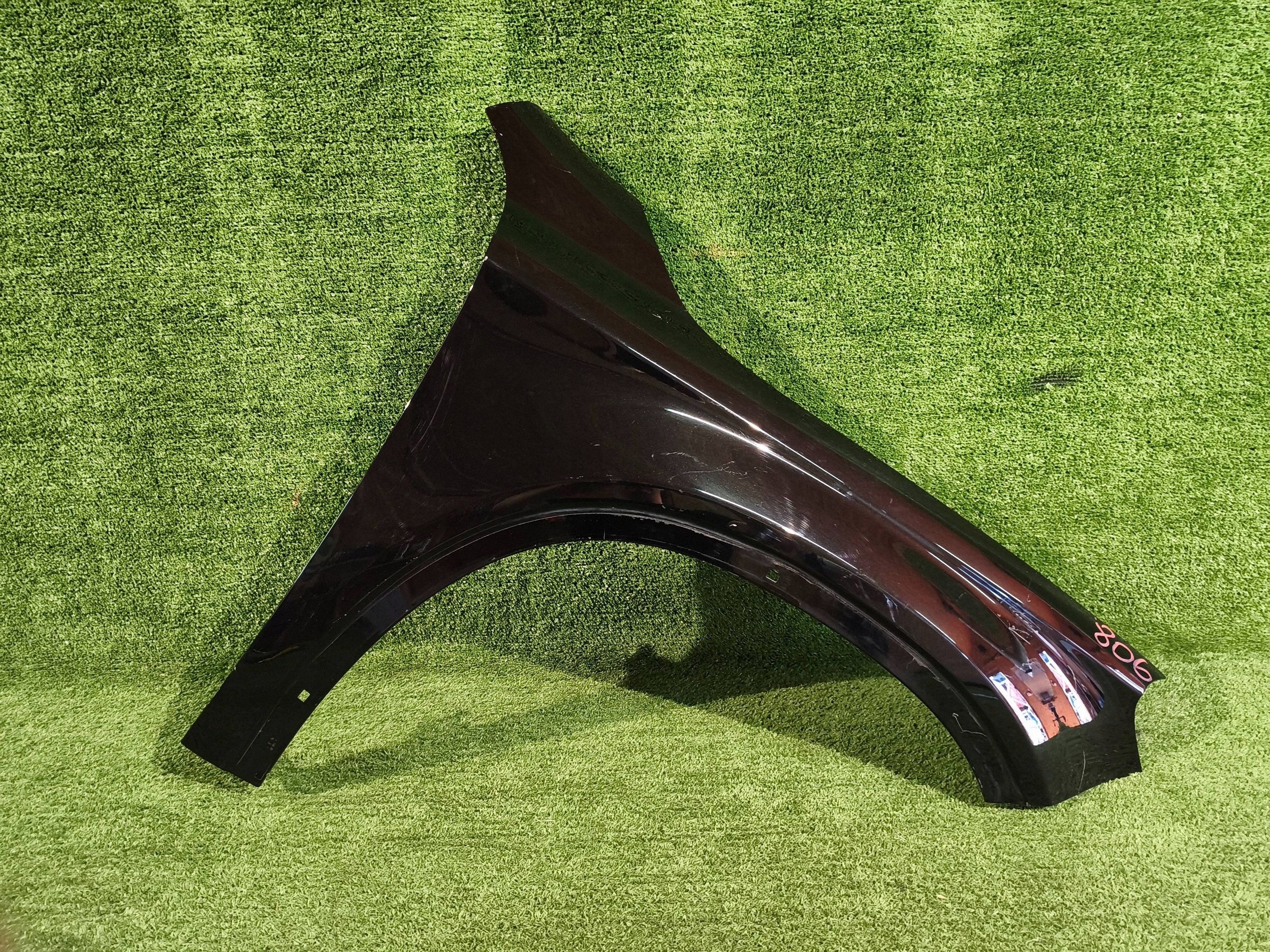 fender front right MERCEDES GLA W156 12- NR.806