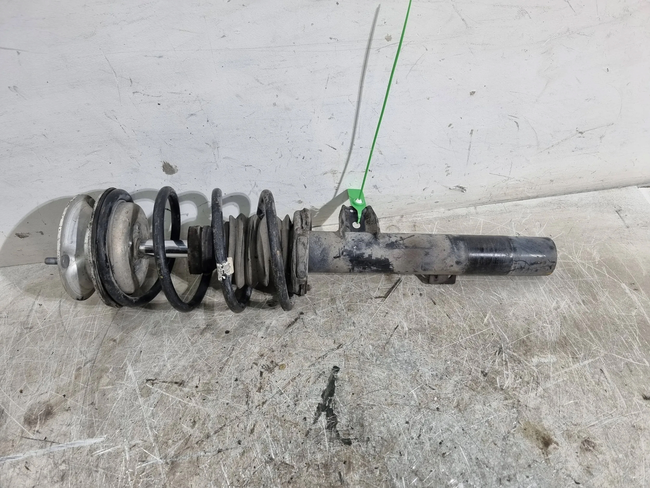 shock absorber left front 6786013 BMW E90 E91 3.0i